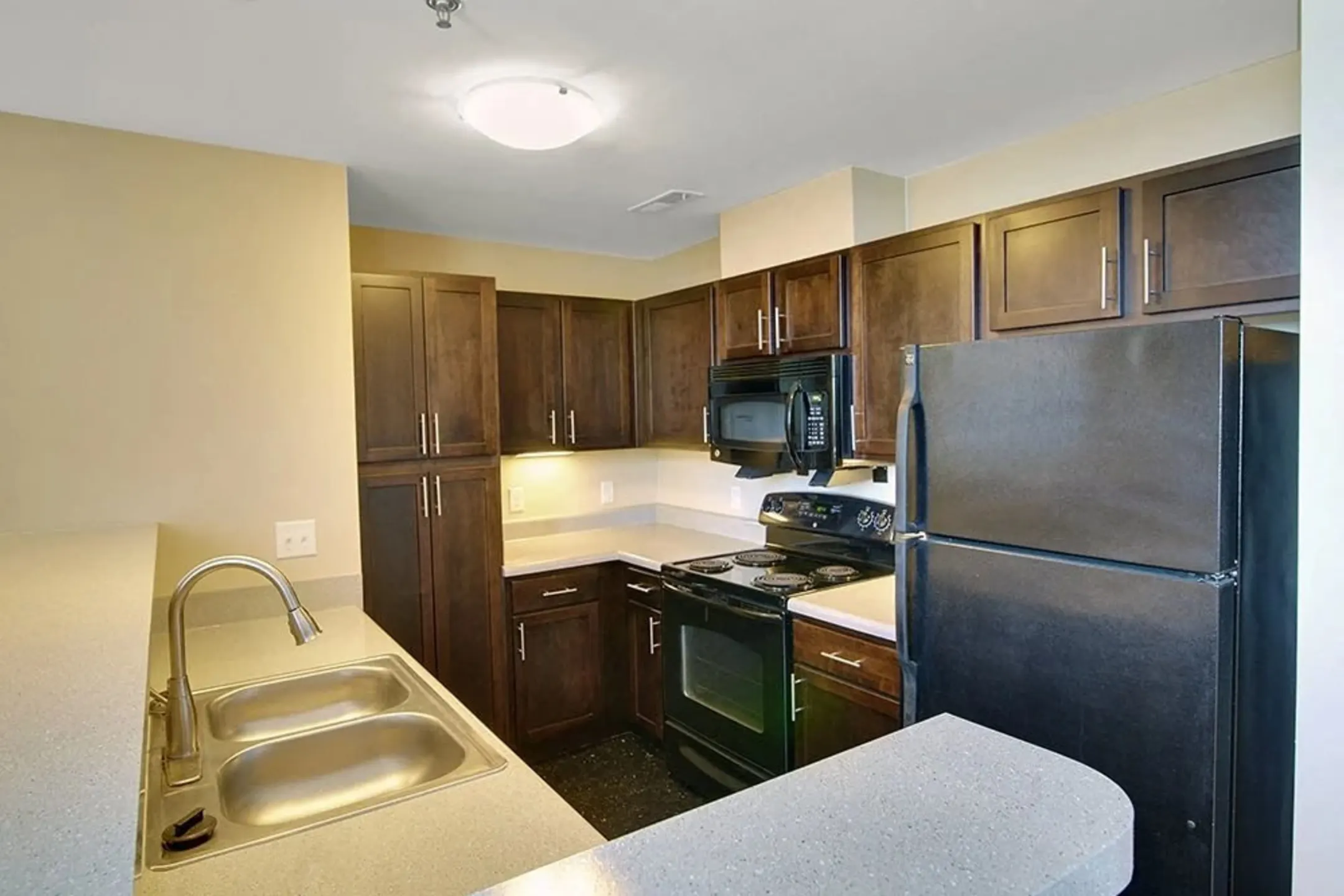 Highland Memorial 401 N Highland St Gastonia, NC Apartments for