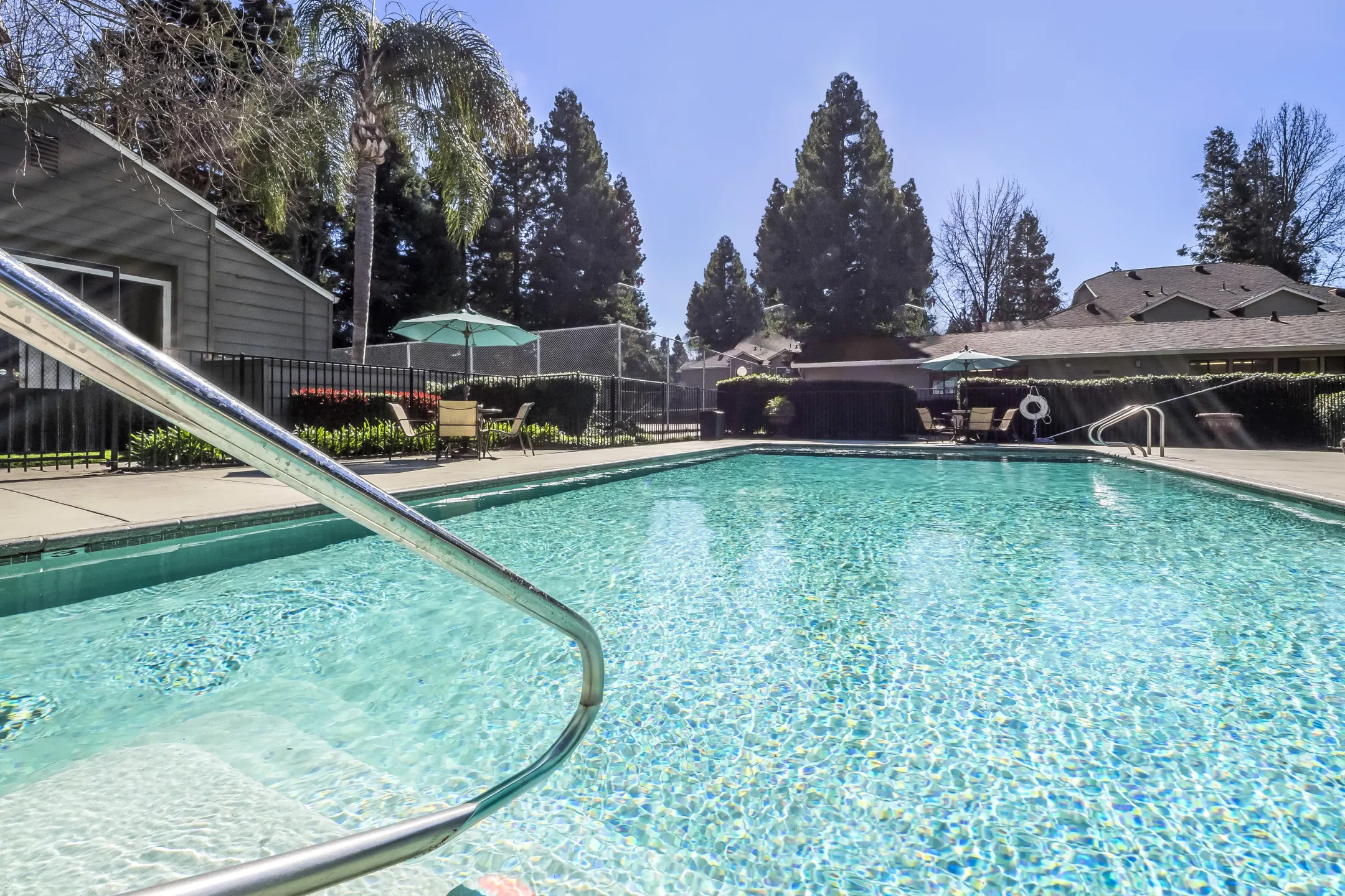 River Terrace Apartments In Sacramento