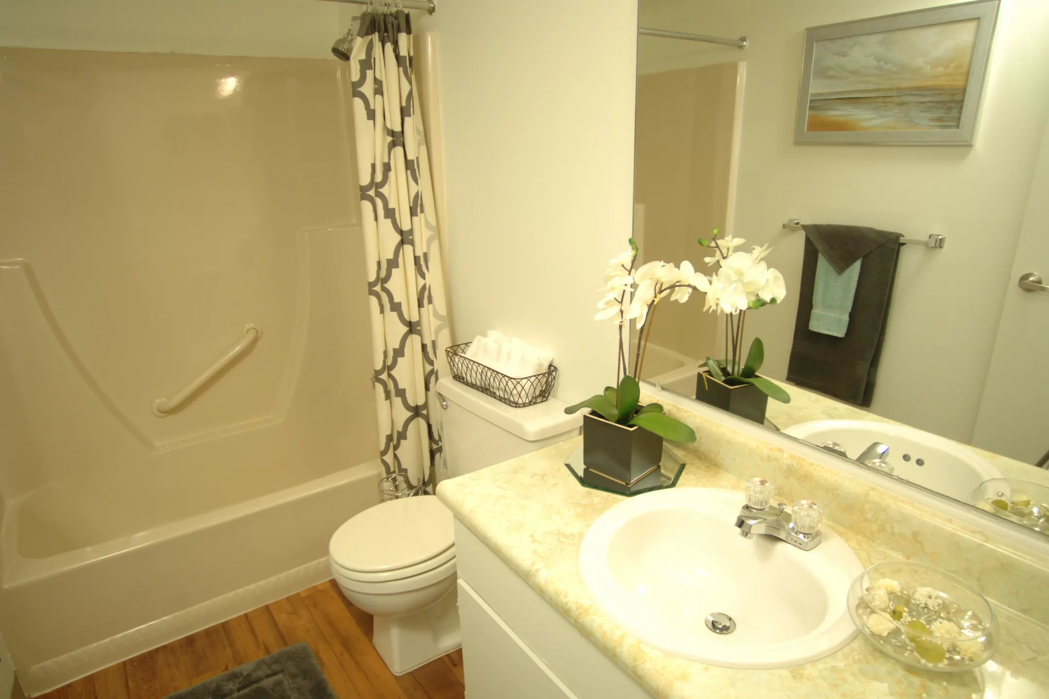 Bathroom - Maple Ridge Apartments - Flint, MI
