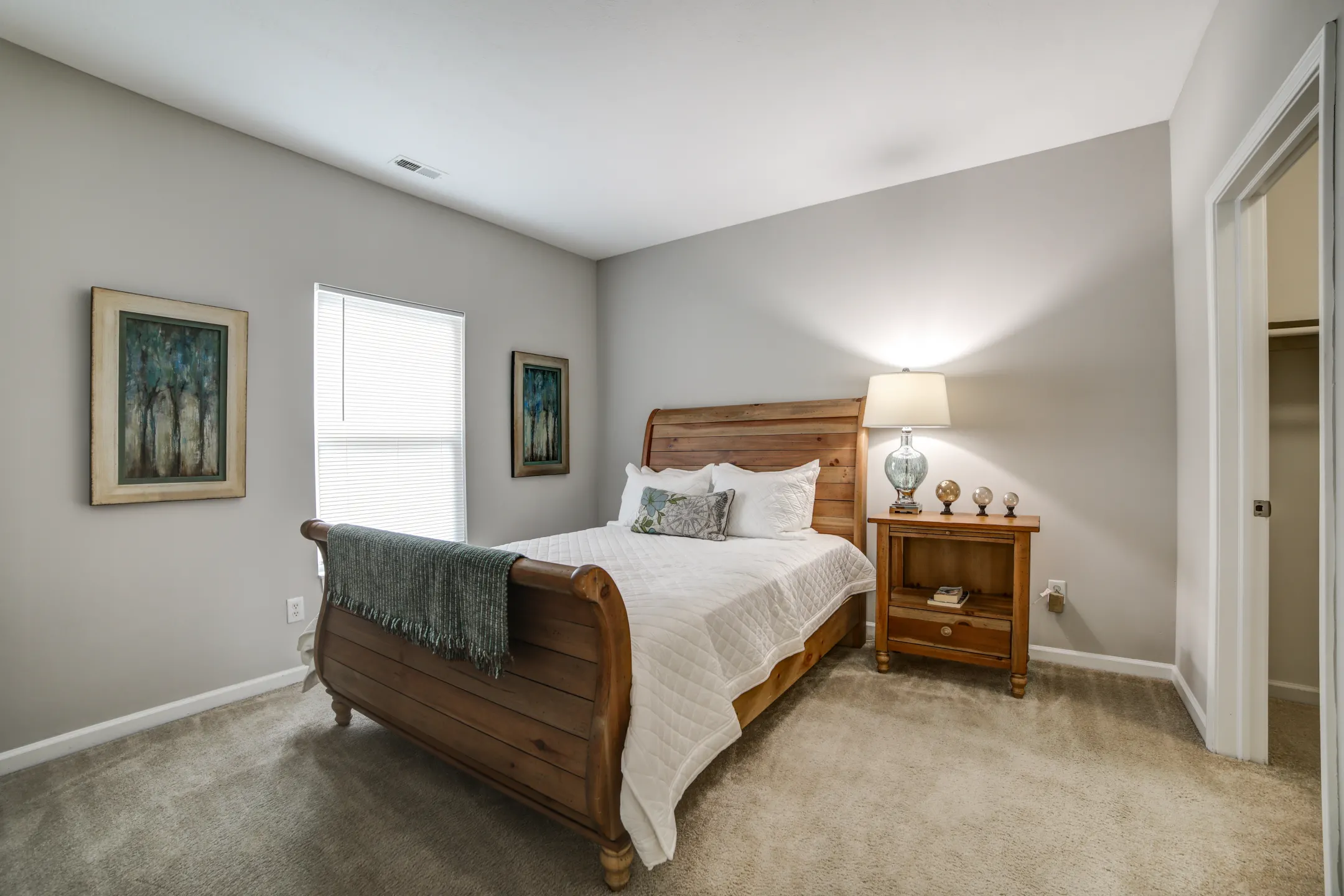 Auburn Hill Apartments 840 Auburn Hill Dr Indianapolis, IN