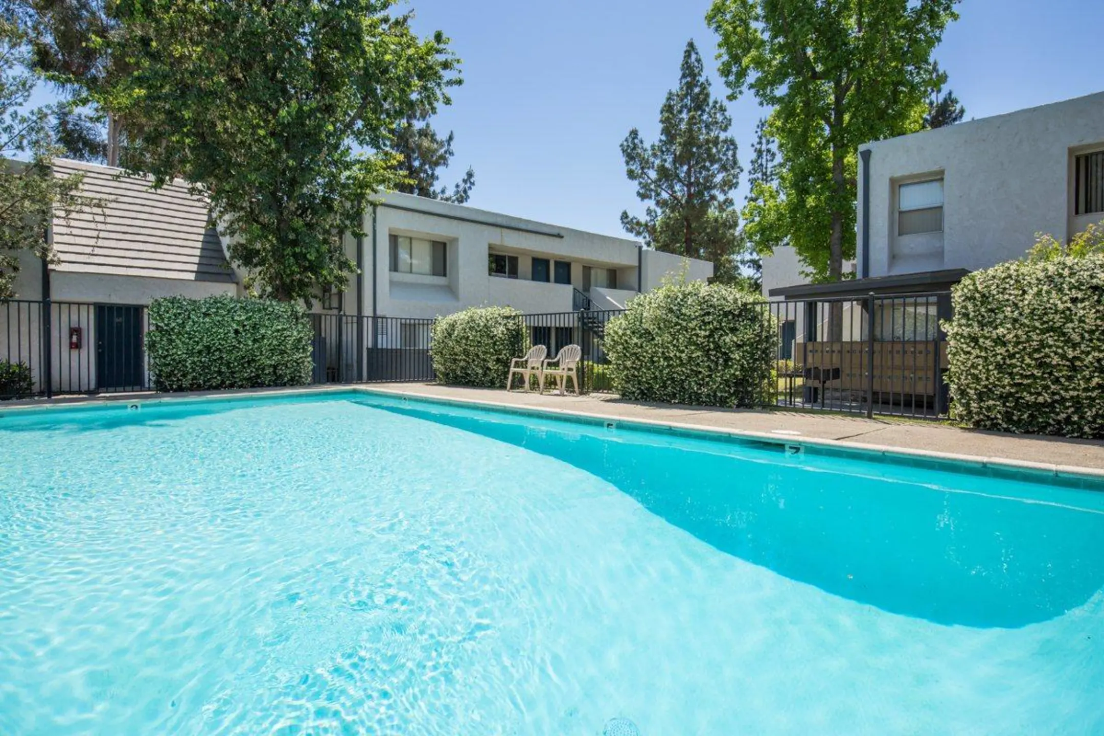 Pool - Santa Clarita - Bakersfield, CA