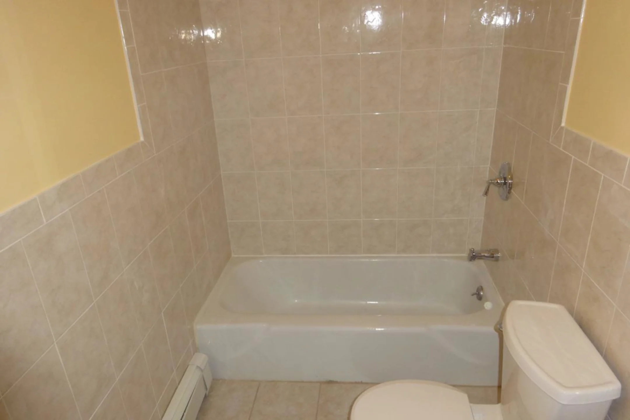 Heritage House Apartments Apartments New London, CT 06320