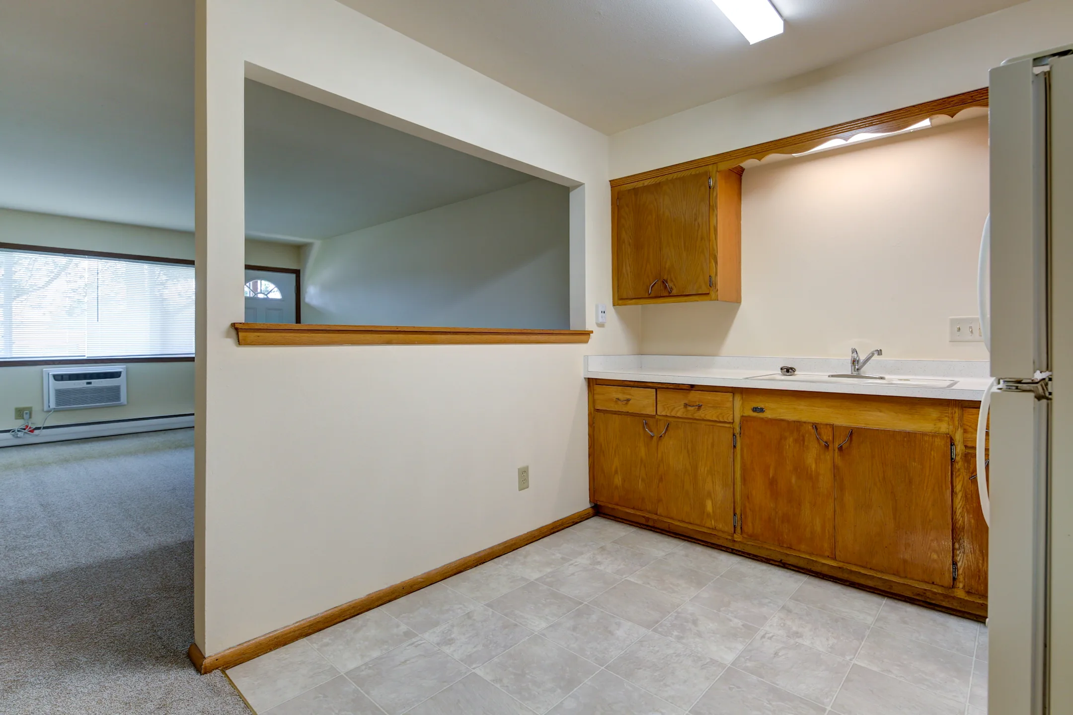 Parkside Apartments / Grace Manor Apartments 205219A W. Jefferson