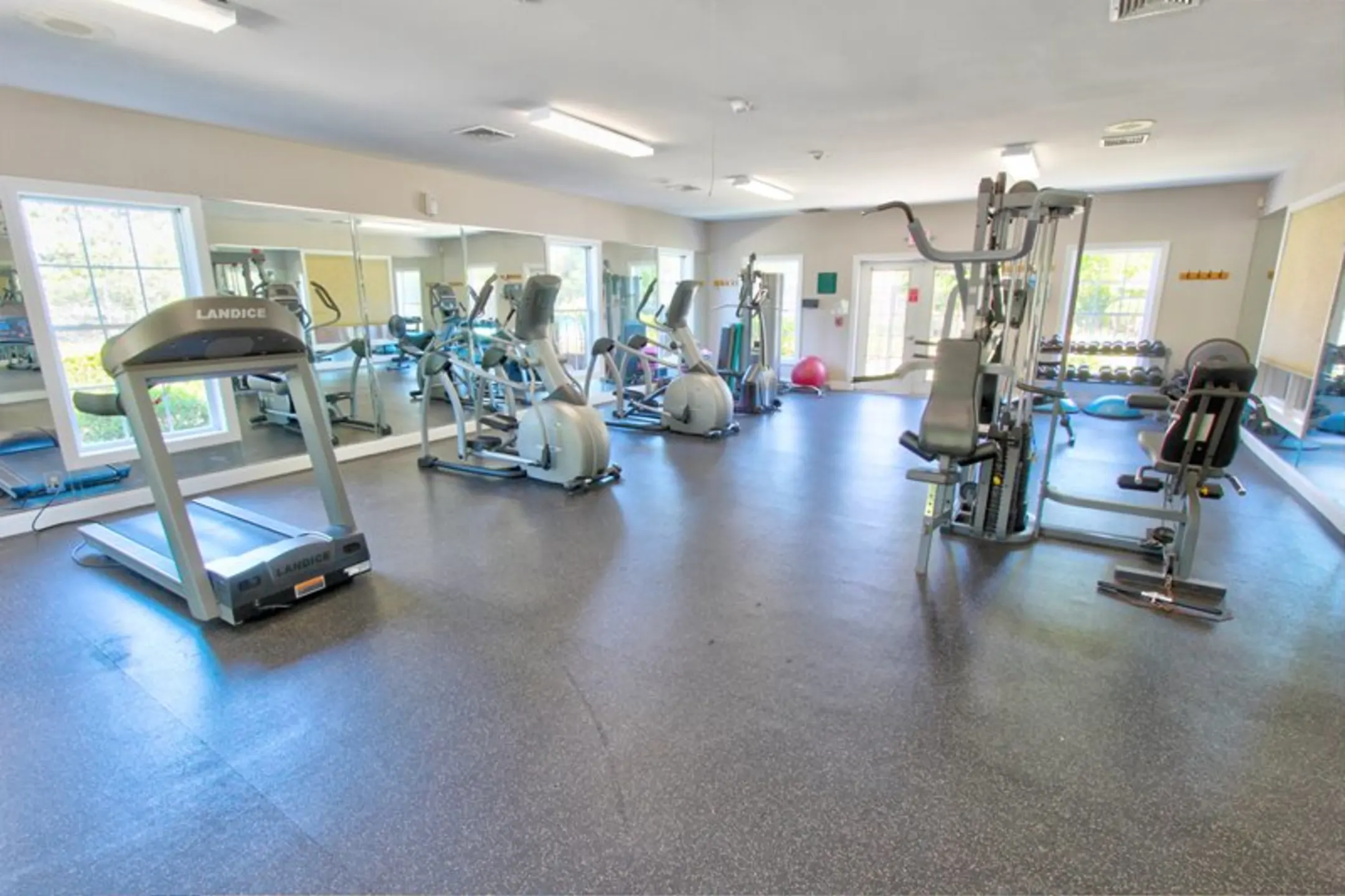 Fitness Weight Room - Aspen Glen - Hamden, CT