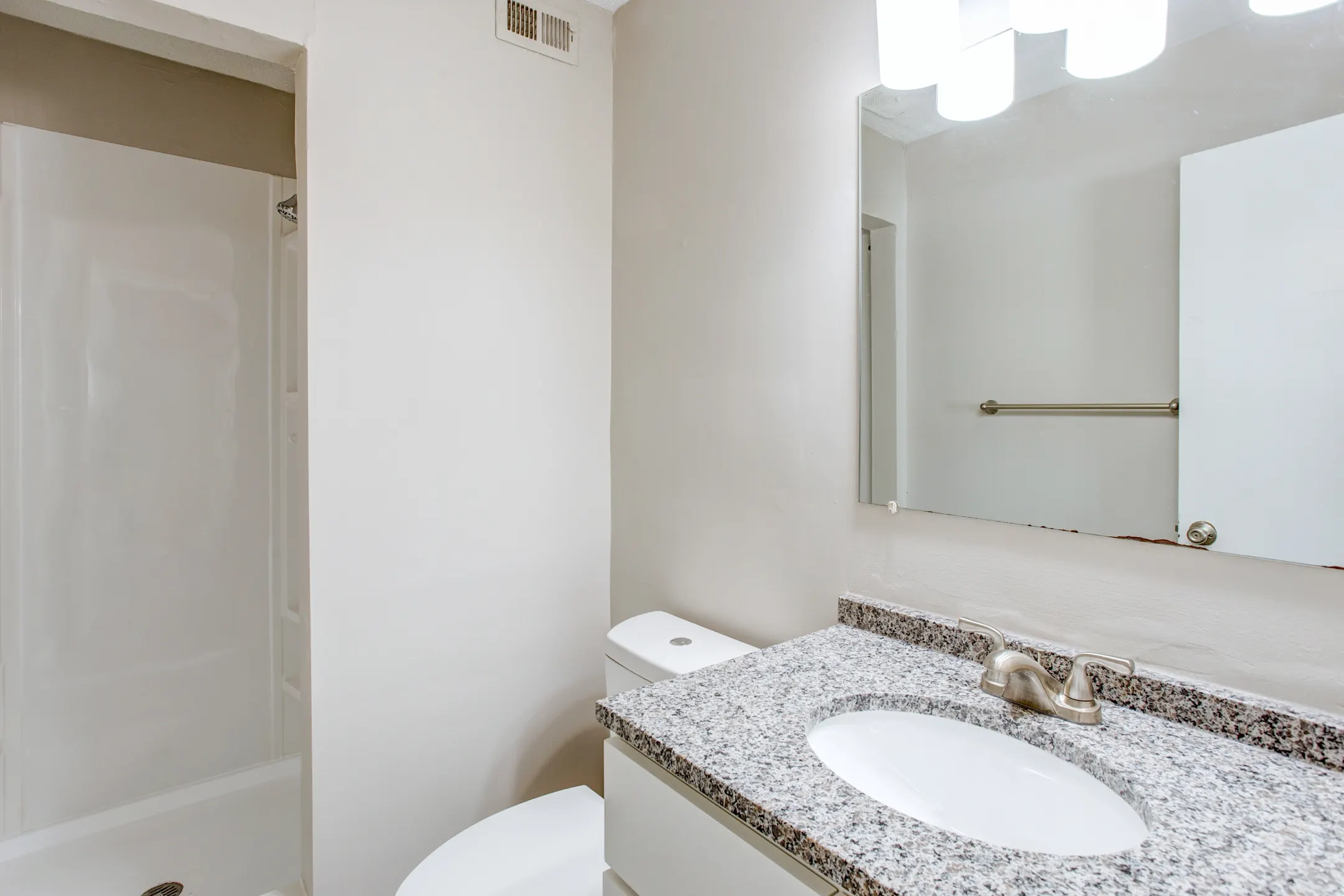 The Onyx at 67 Apartments Shawnee, KS 66203