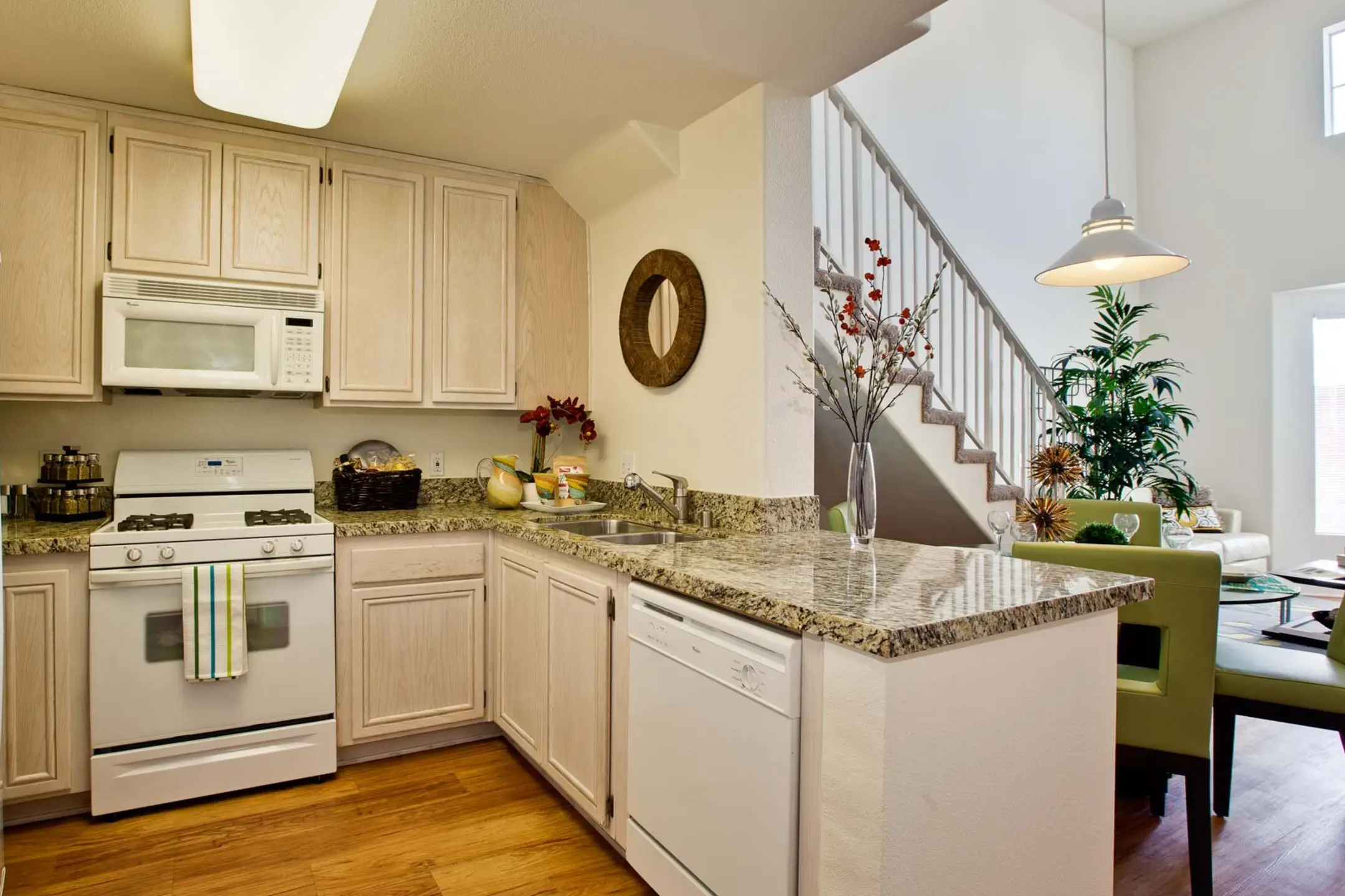 Villas at Park La Brea Apartments 5555 W 6th St Los Angeles, CA