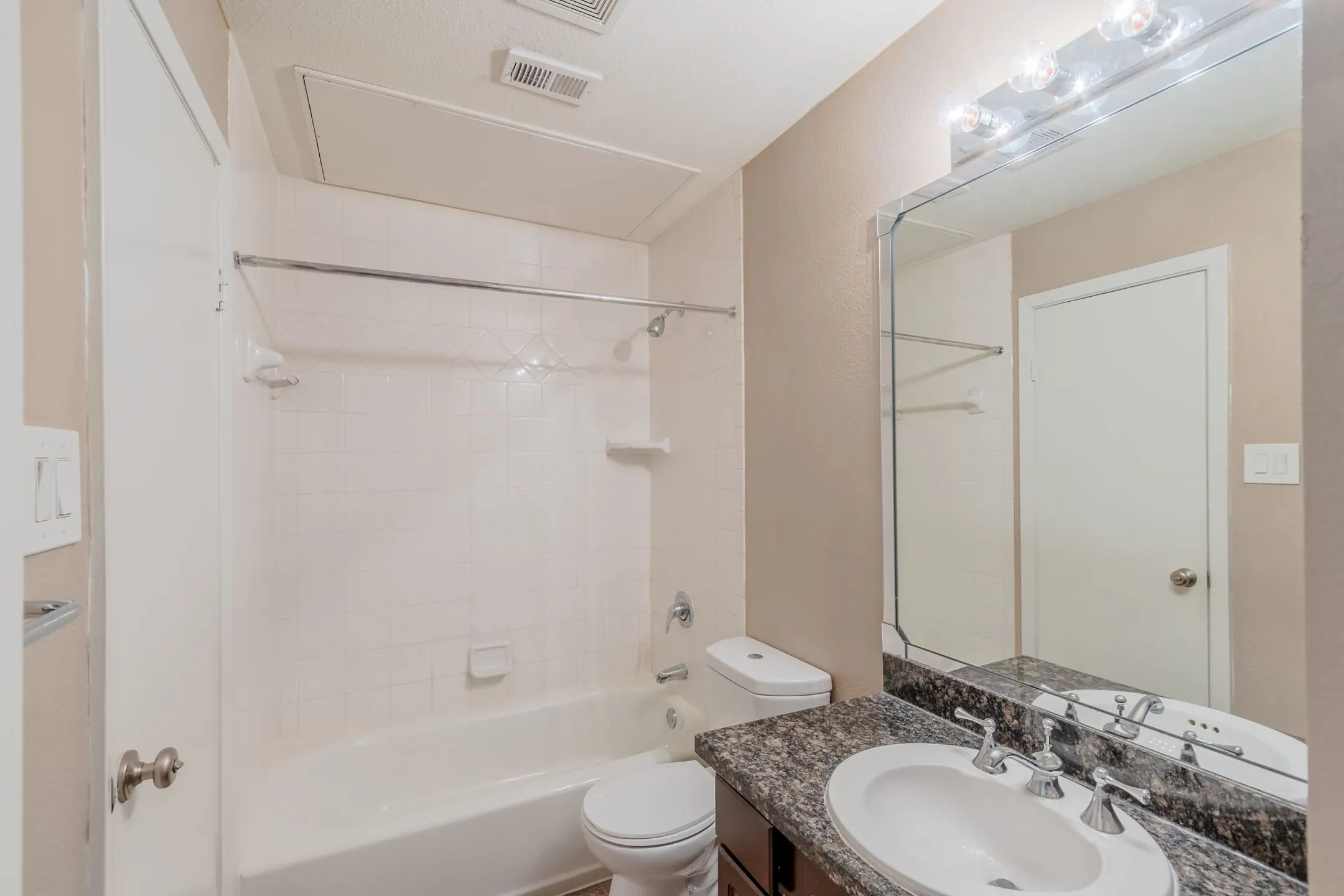 The Vineyards at Trophy Club Apartments Roanoke, TX 76262