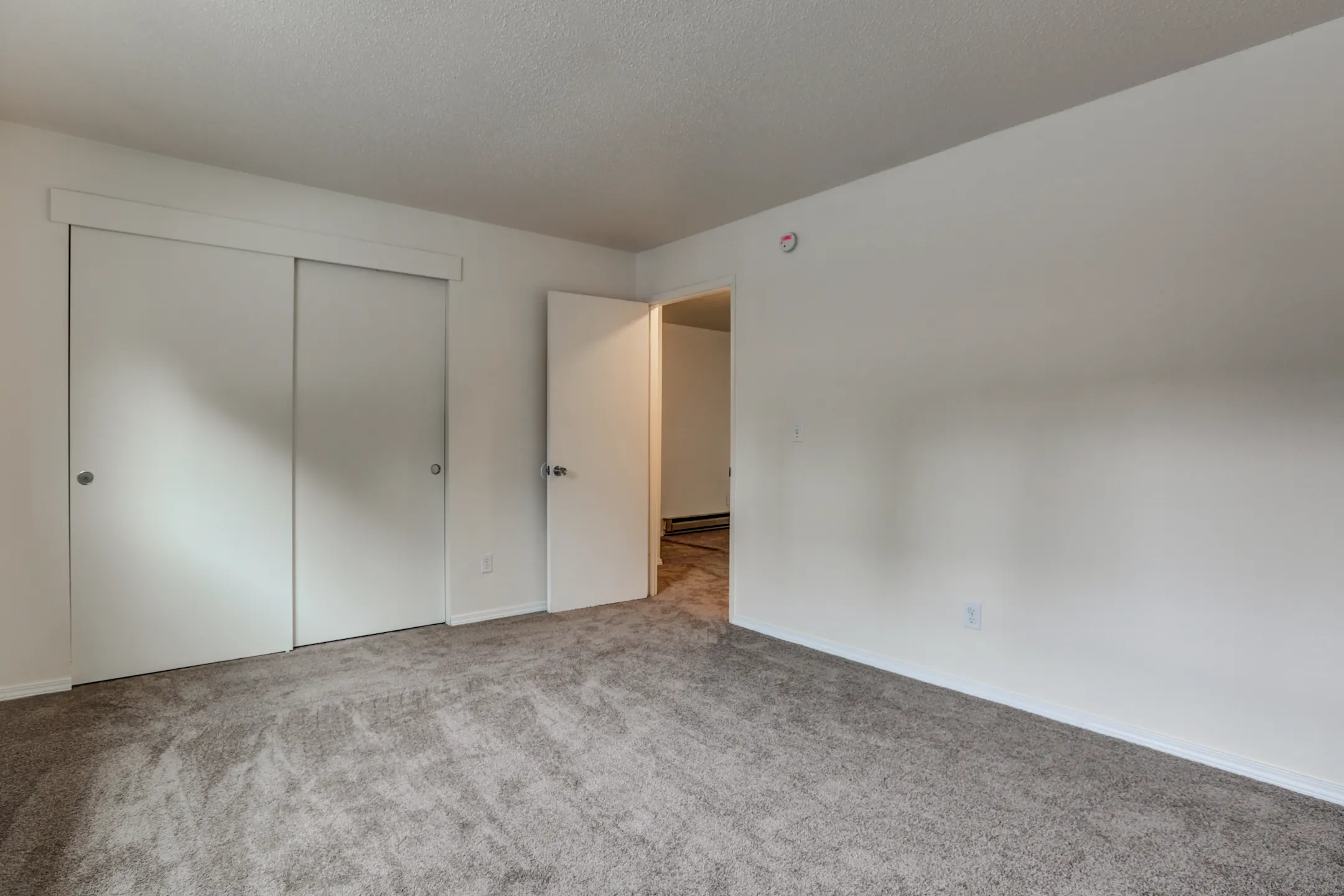 Laurelwood Estates 4850 SW Laurelwood Ave Portland, OR Apartments