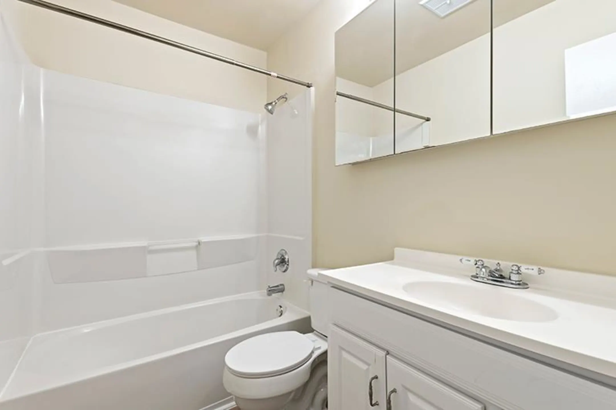 Bathroom - Barracks West Apartments - Charlottesville, VA