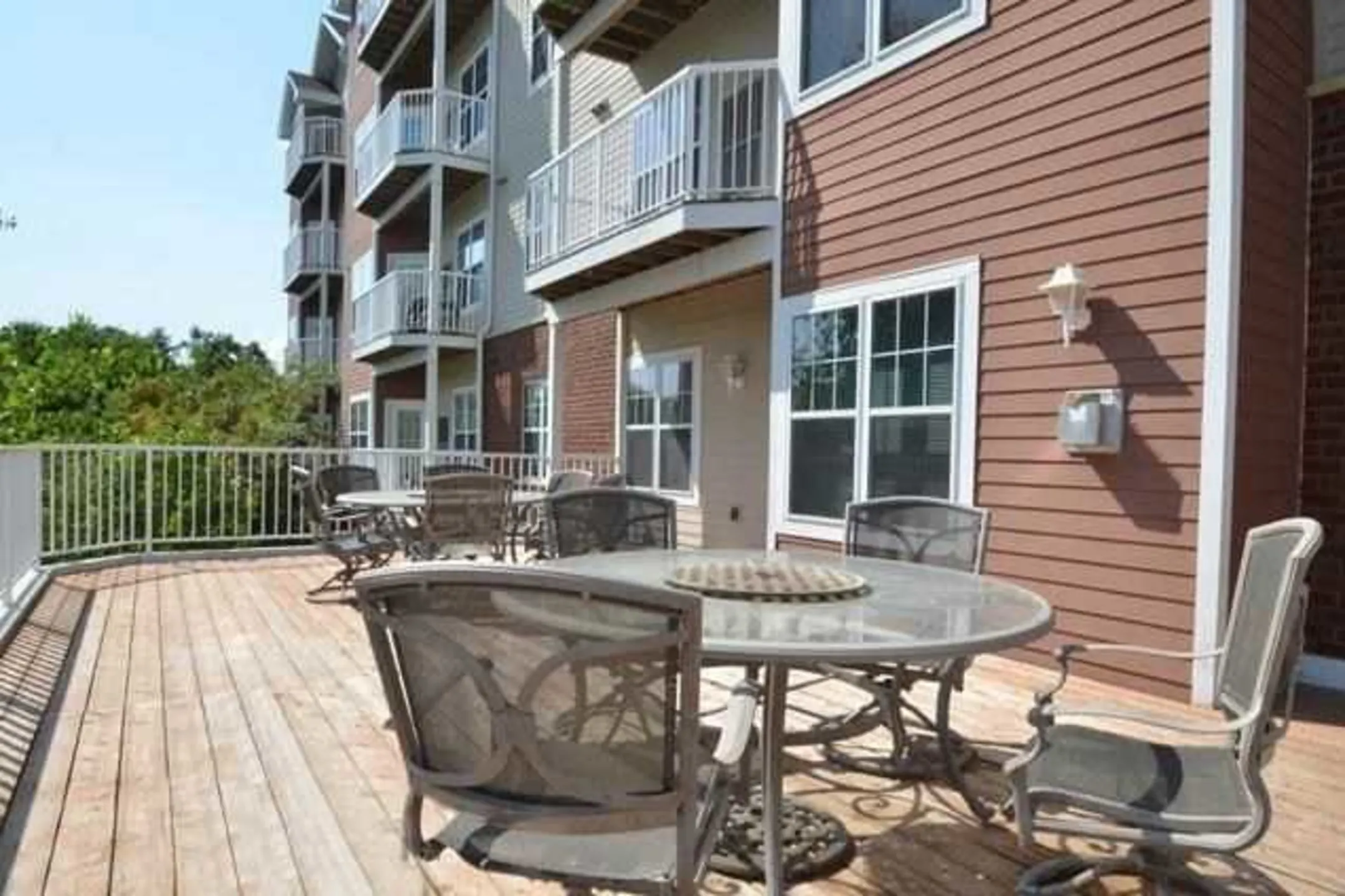 Patio / Deck - Blackberry Pointe Apartments - Inver Grove Heights, MN