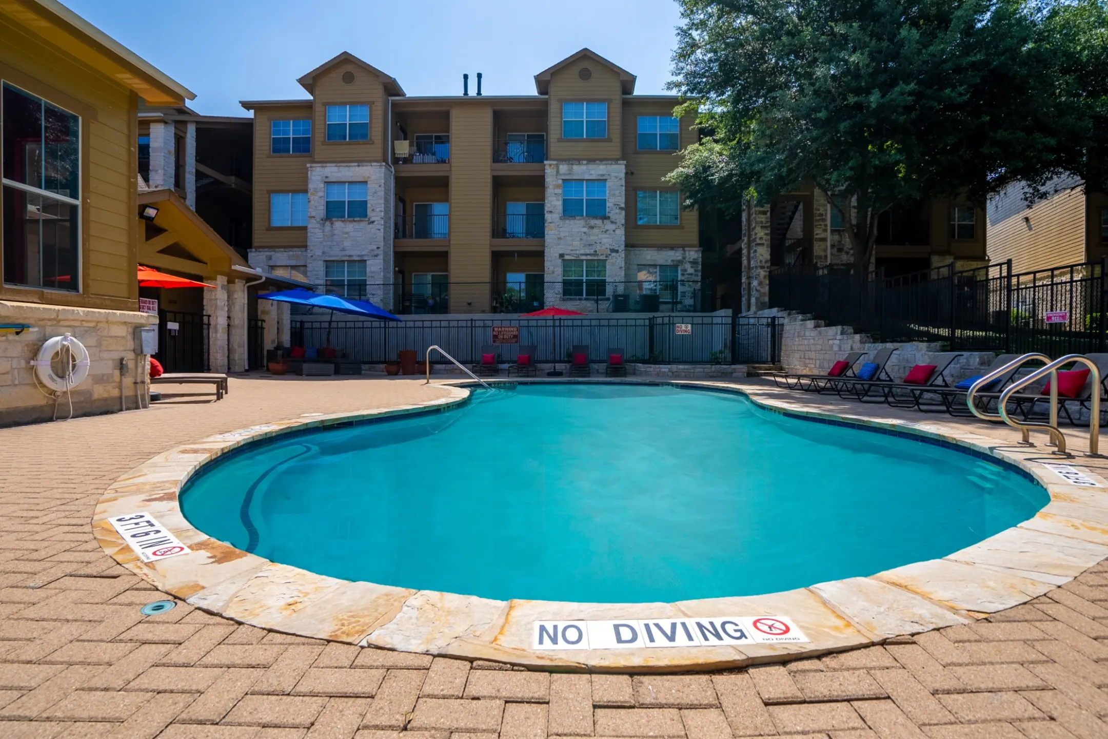Pool - SoCo Park Apartments - Austin, TX