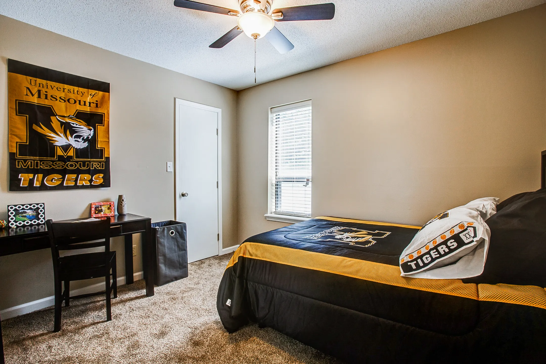 Forest Village Apartments Apartments Columbia, MO 65203