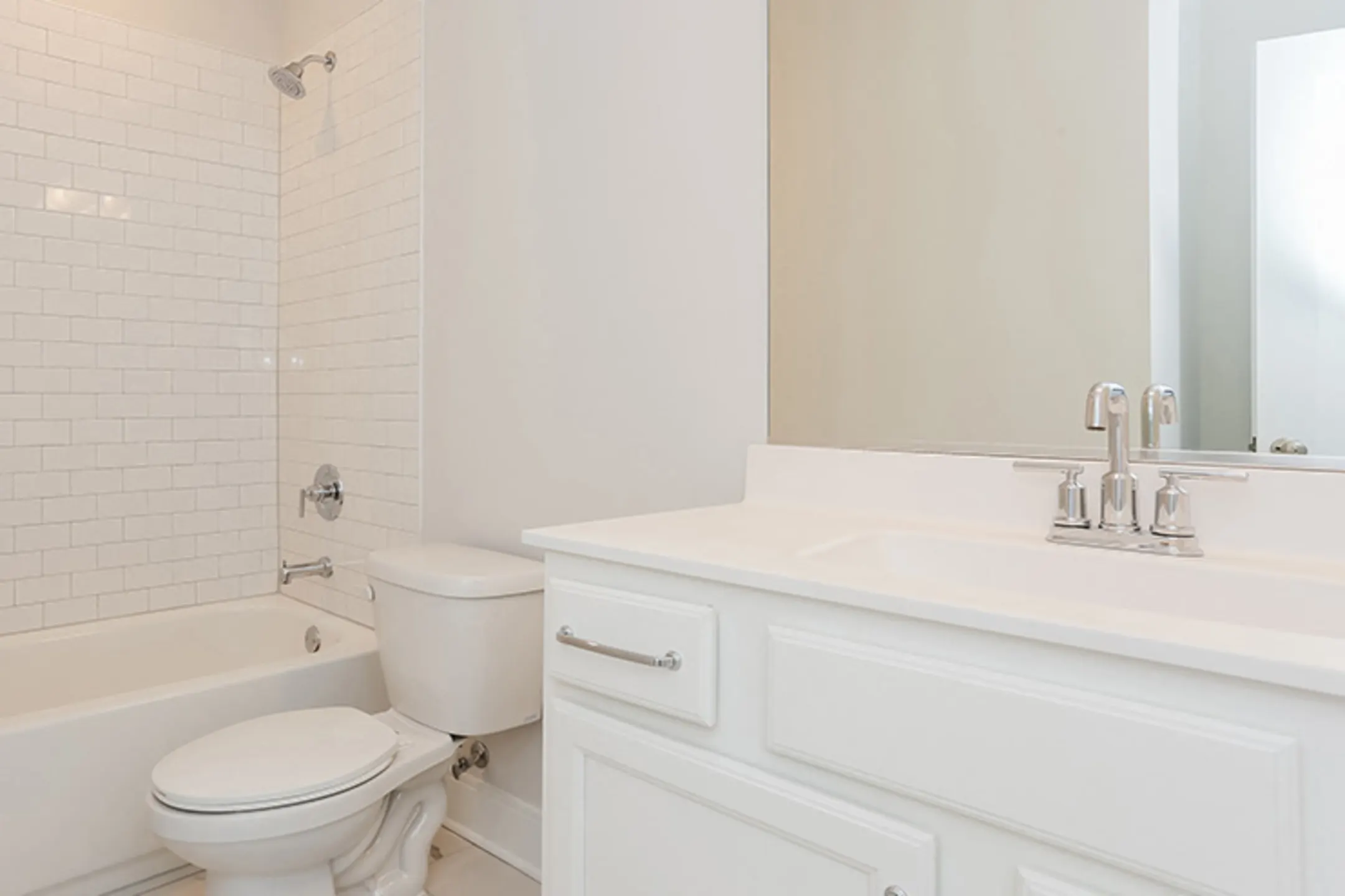 Ellison Park 400 Hannover Park Road Sandy Springs, GA Townhomes for