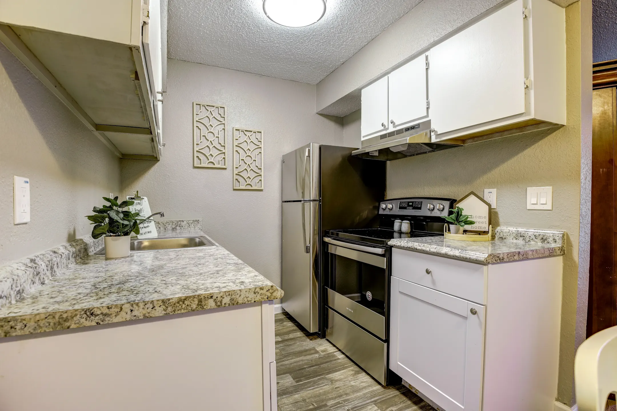 Kitchen - Huntington Hollow - Tulsa, OK