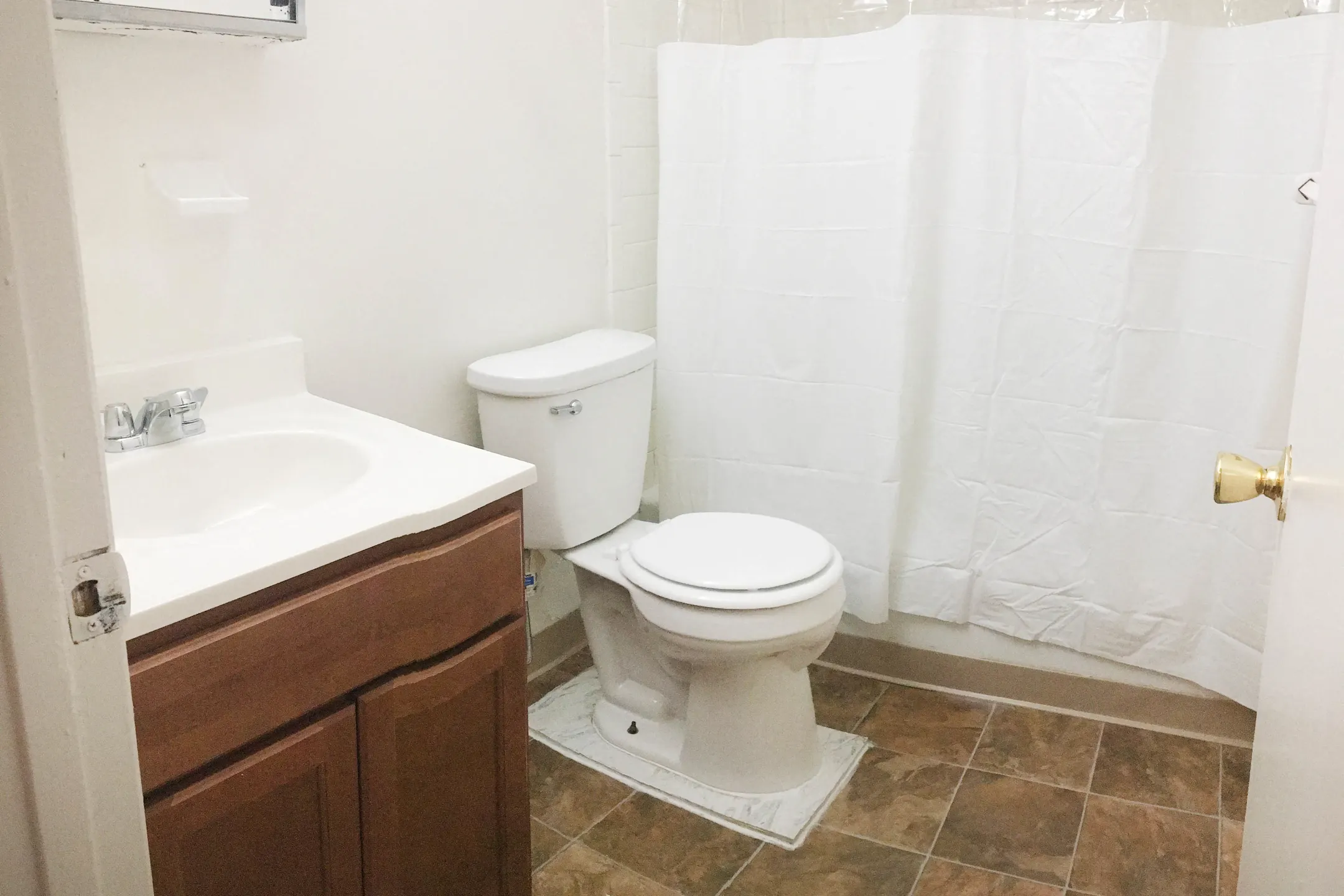 Bathroom - Forest Park Apartments - Cincinnati, OH