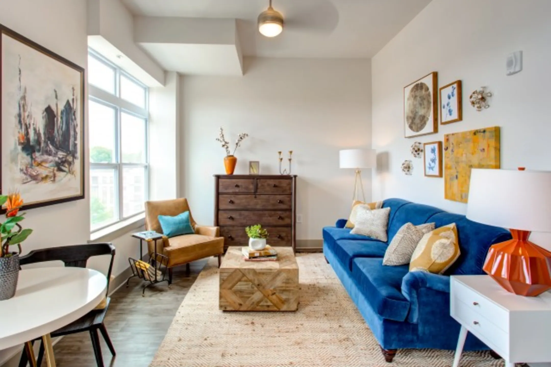 Living Room - Lincoln at Dilworth - Charlotte, NC
