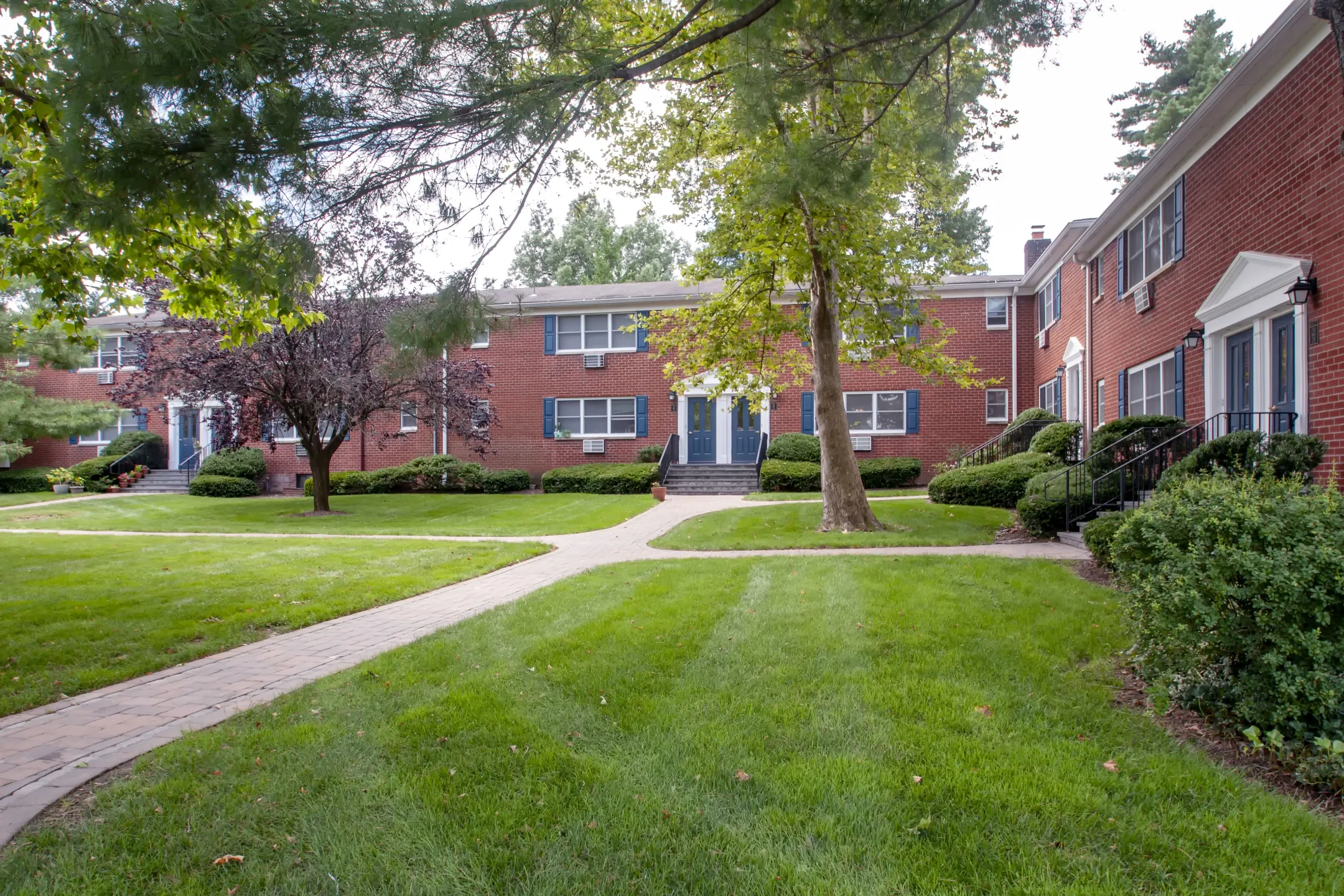 Center Grove Village Apartments - Randolph, NJ 07869