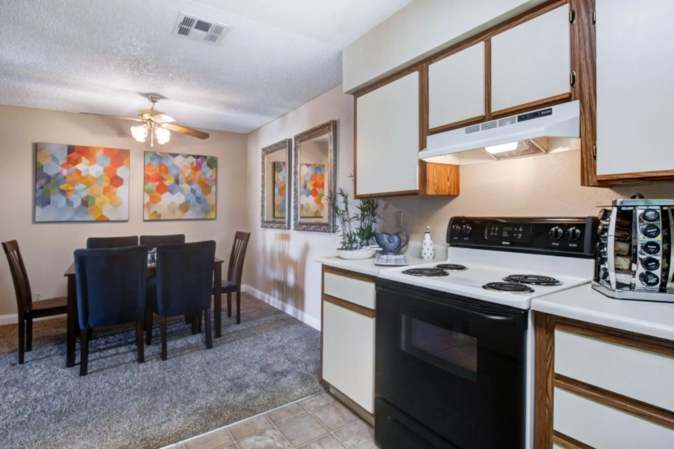 Summerhill Pointe Apartments - Las Vegas, NV 89117