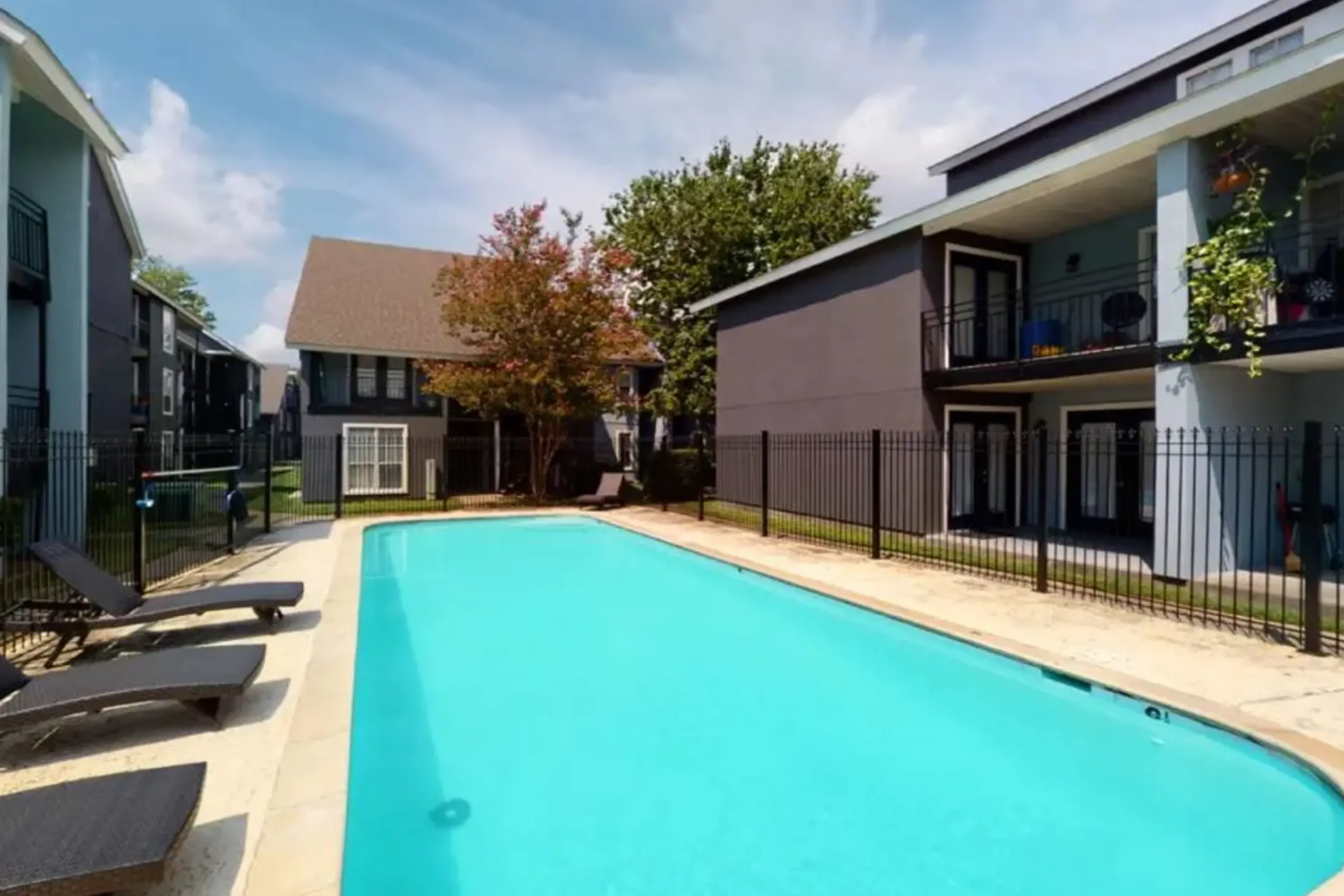 West Chase Apartments 1013 Manhattan Blvd Harvey, LA Apartments for