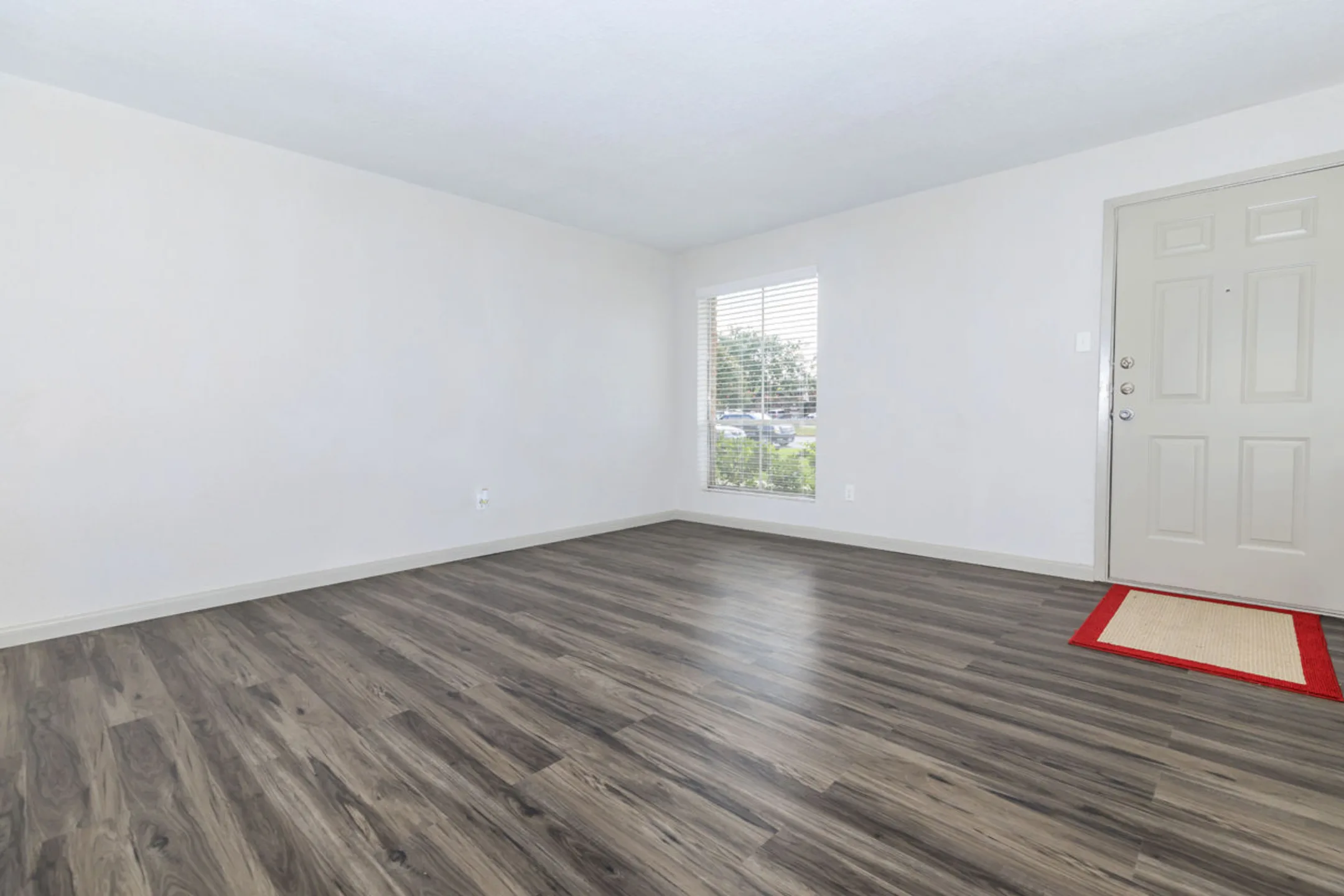 Clear Lake Commons Apartments