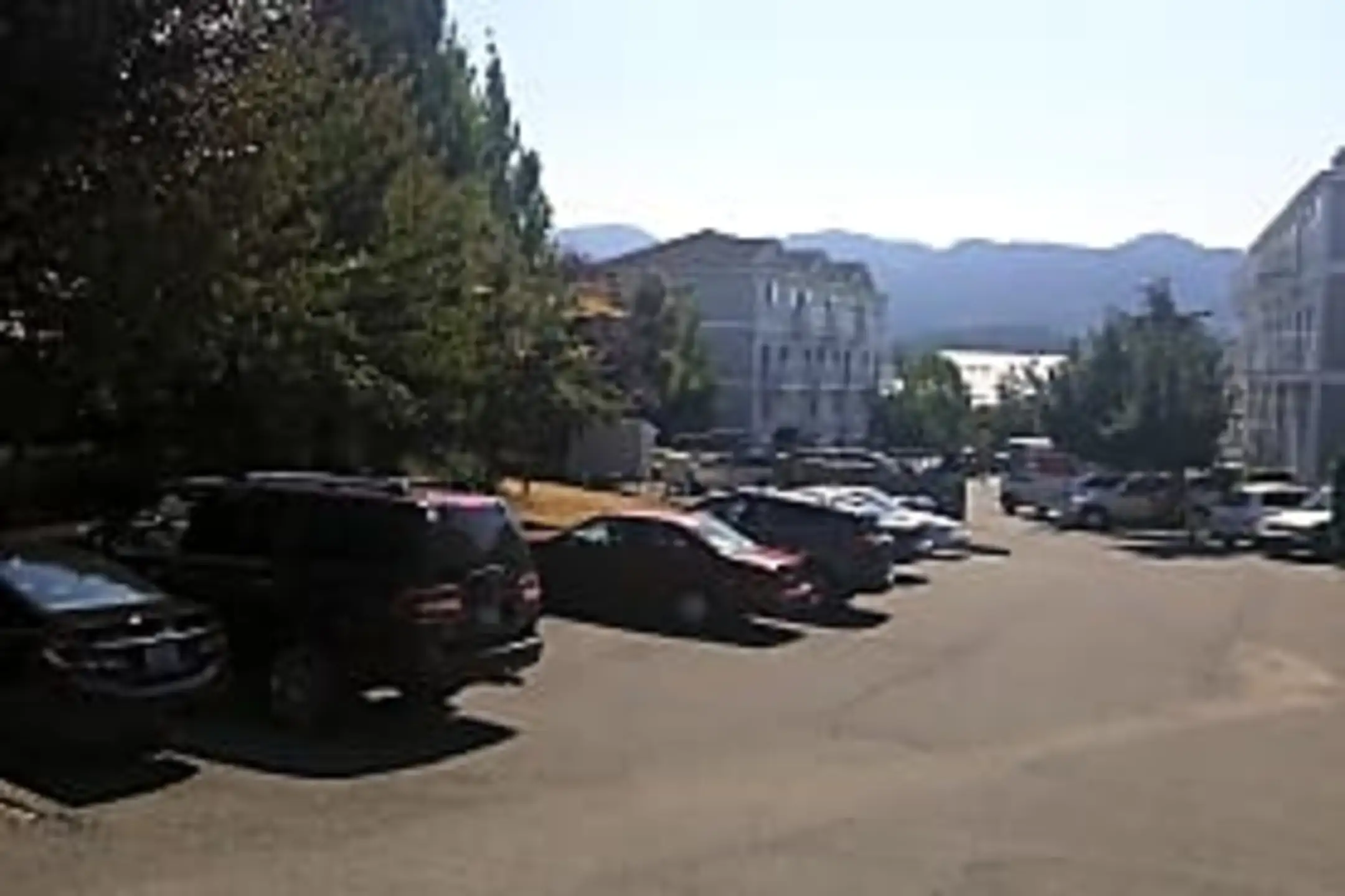 New England Apartments 2516 Douglas Ave Bellingham, WA Apartments