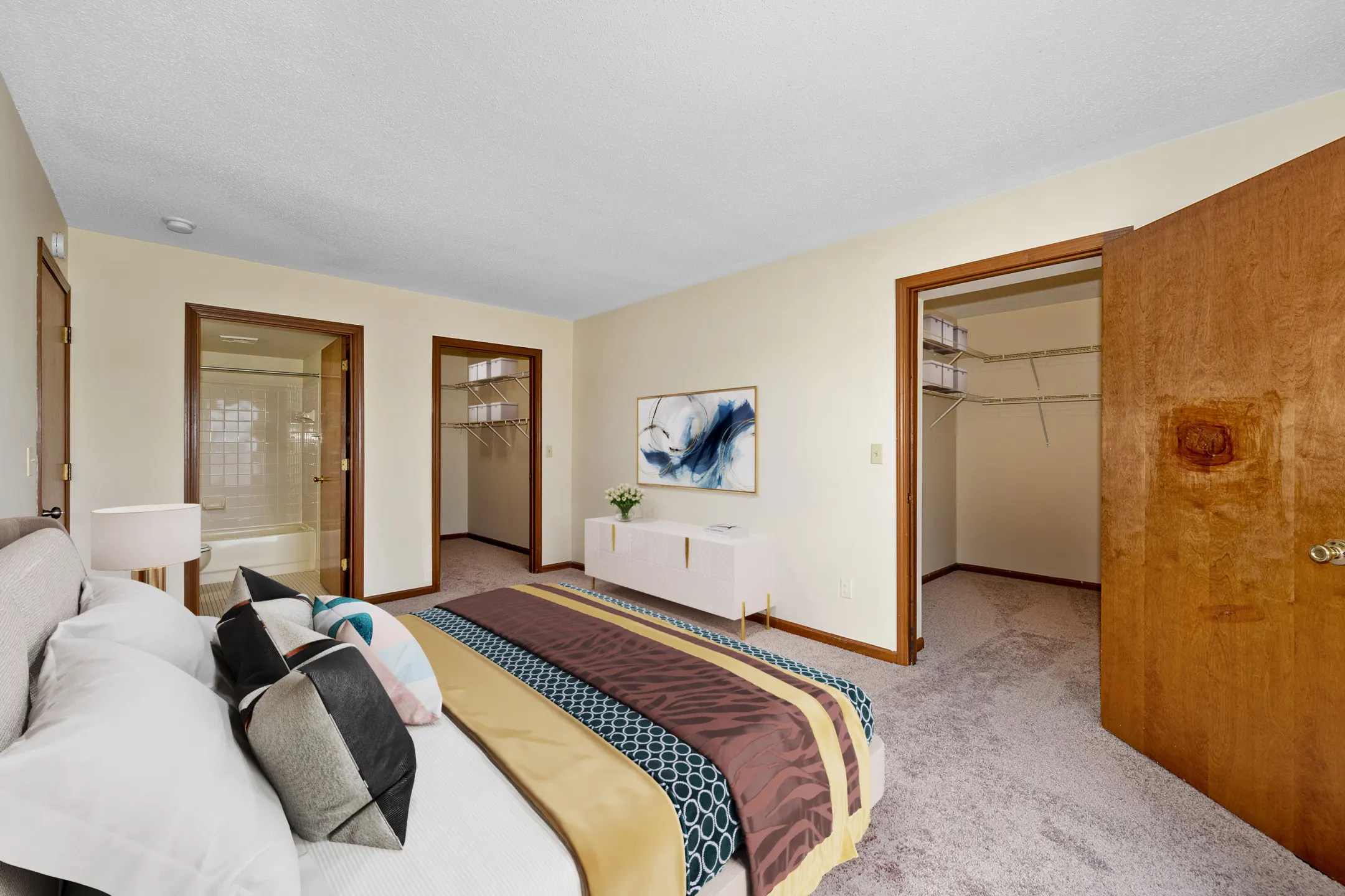 Bedroom - Vantage Pointe West Apartments - Cincinnati, OH