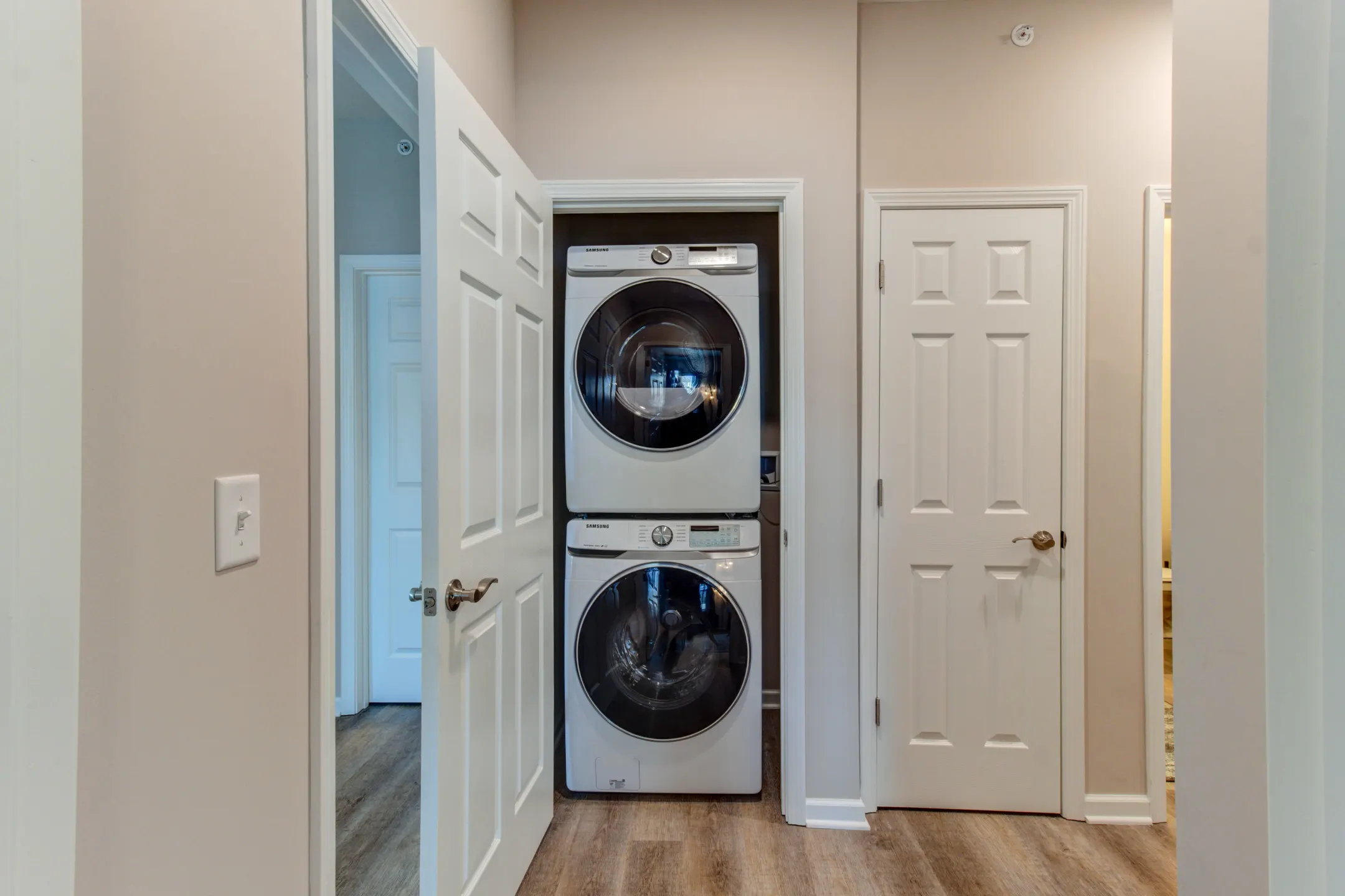 Asher Crossing 121 California Dr Williamsville, NY Apartments for