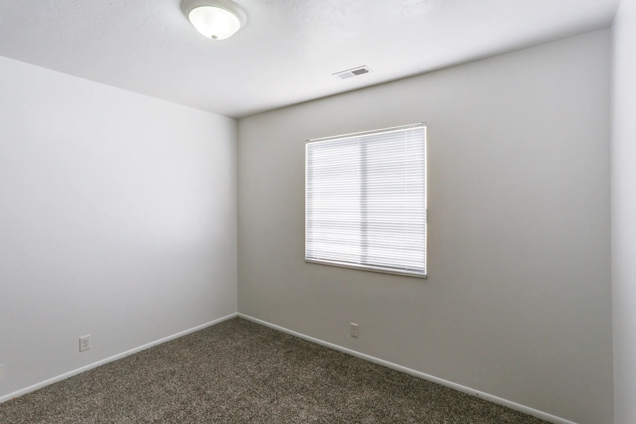 Bedroom - Lincoln Park - Salt Lake City, UT