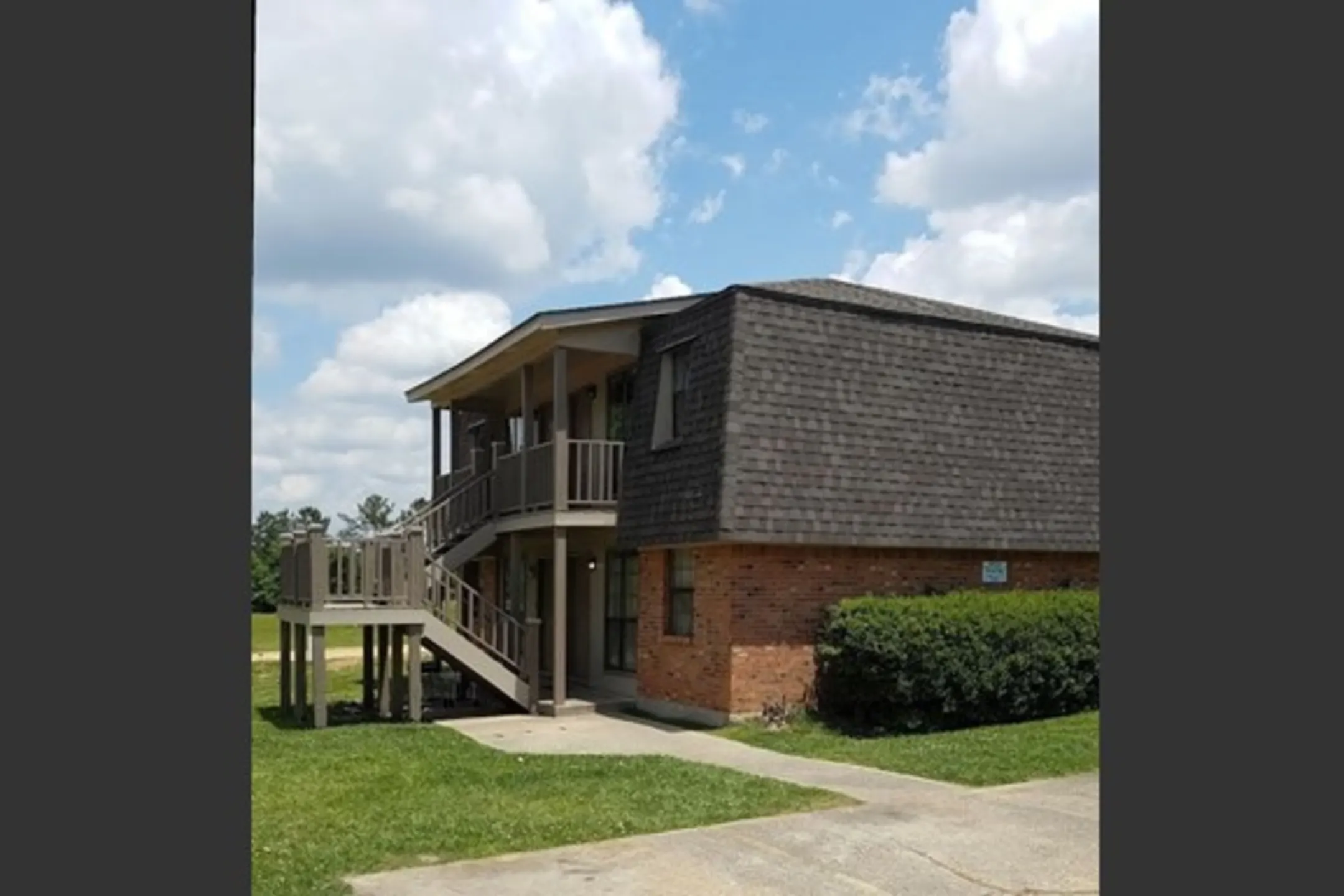 Oak Grove Courts LLC 57 Hillcrest Drive, Apt 2 Hattiesburg, MS