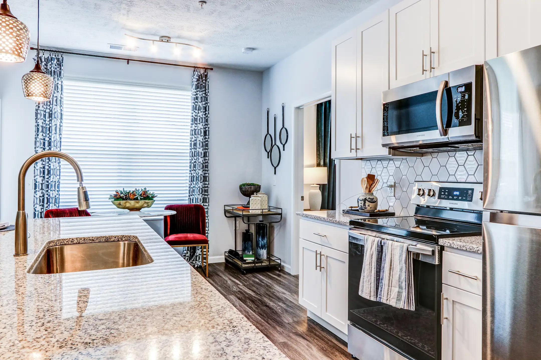 Hanover Park Apartments Columbus, OH 43204