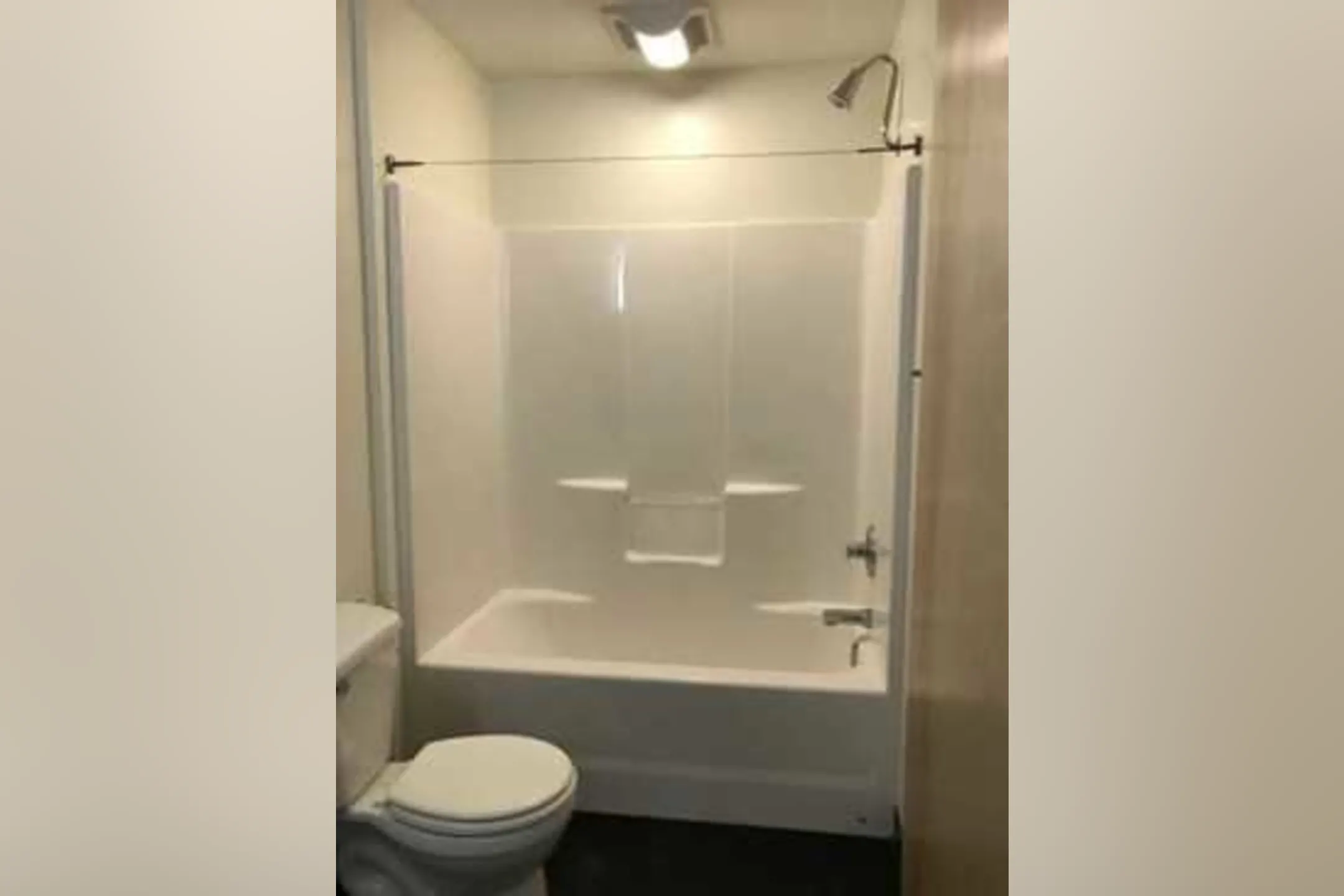 Bathroom - E300 - Des Moines, IA