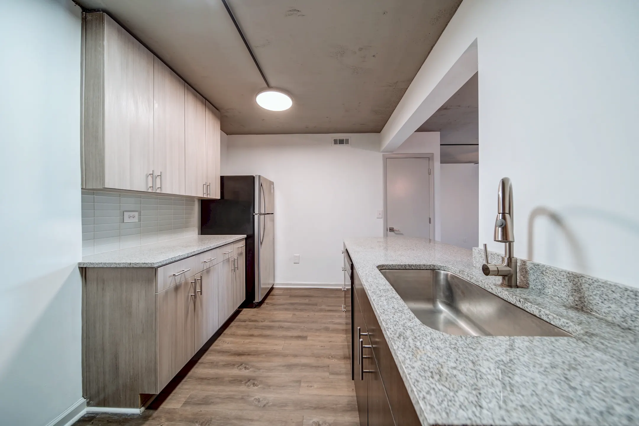 Kitchen - Acasa Vista Towers - Columbia, SC