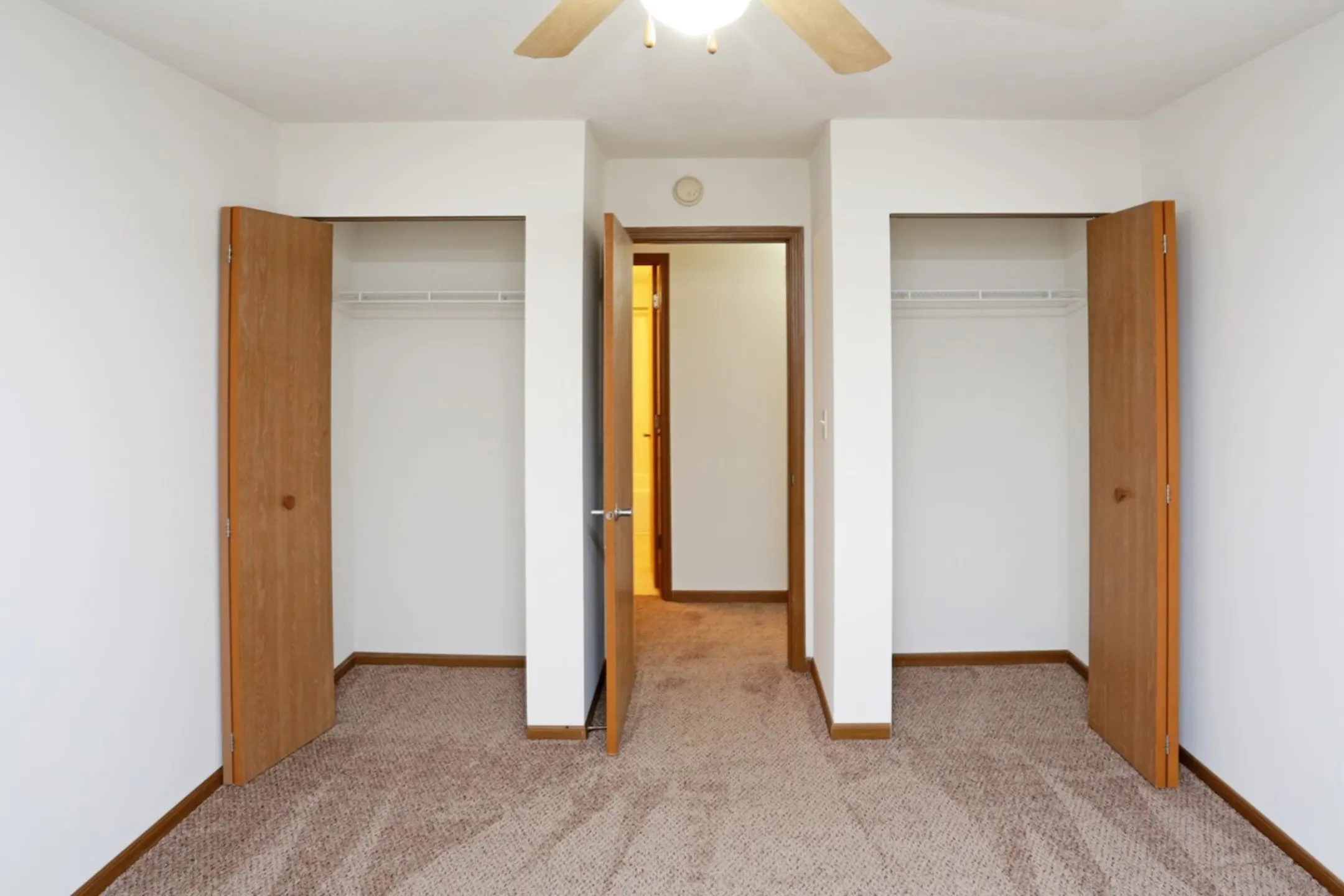 Bedroom - The Pointe at Cedar Rapids - Cedar Rapids, IA