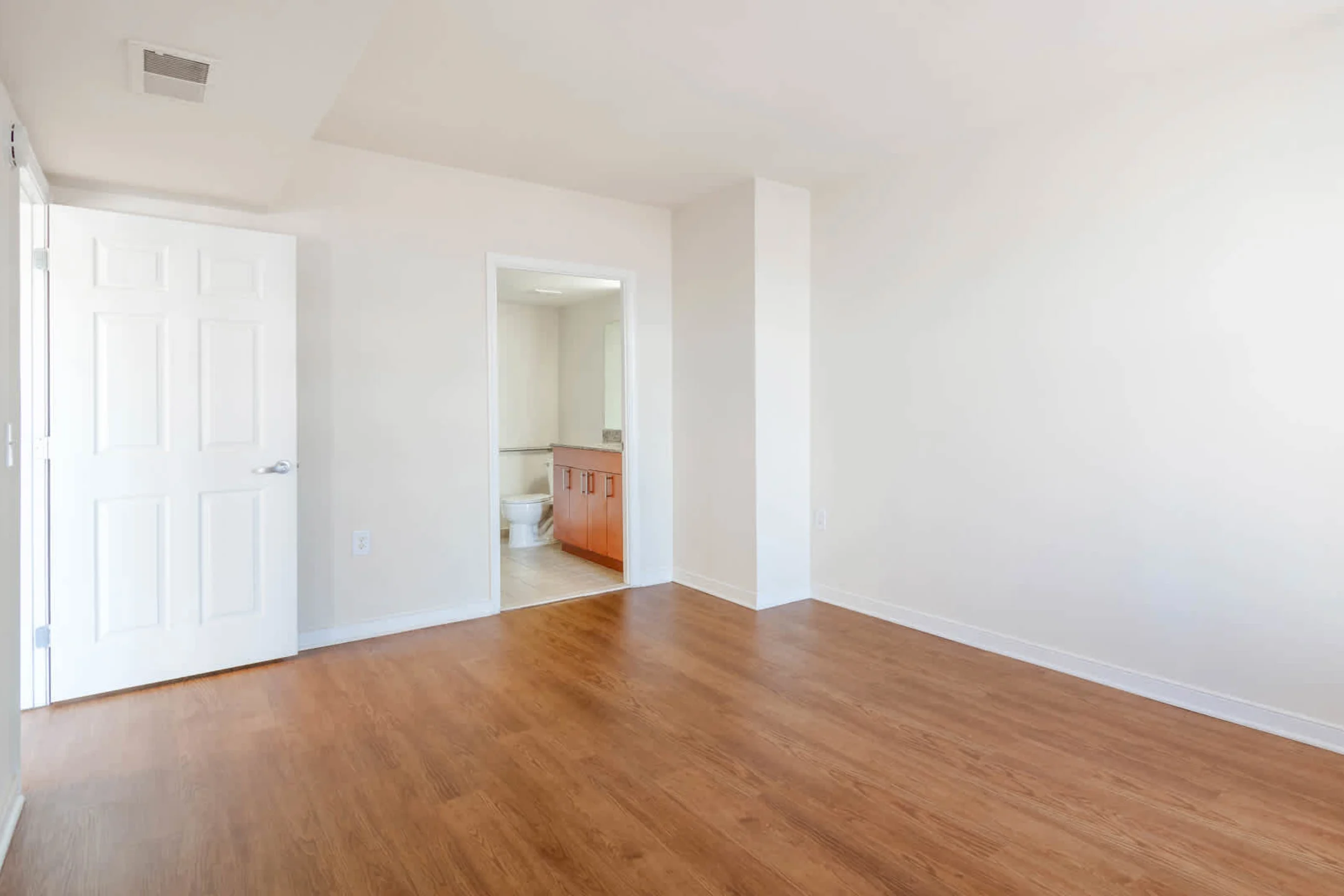 24 M Apartments Dc