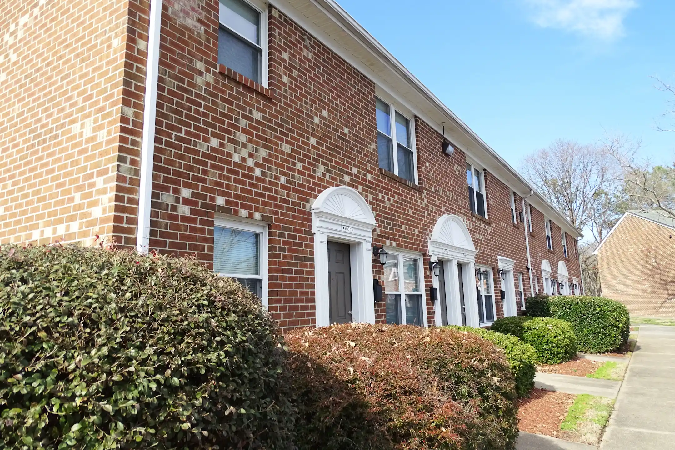 Churchland Square 7041 Kenny Ln Portsmouth, VA Apartments for Rent