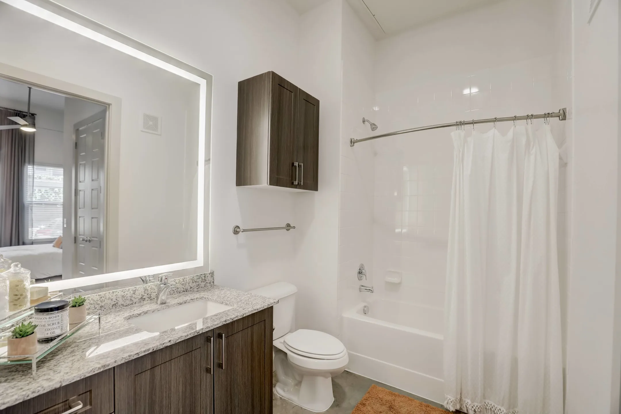 Bathroom - INFINITY ON THE POINT - Dallas, TX