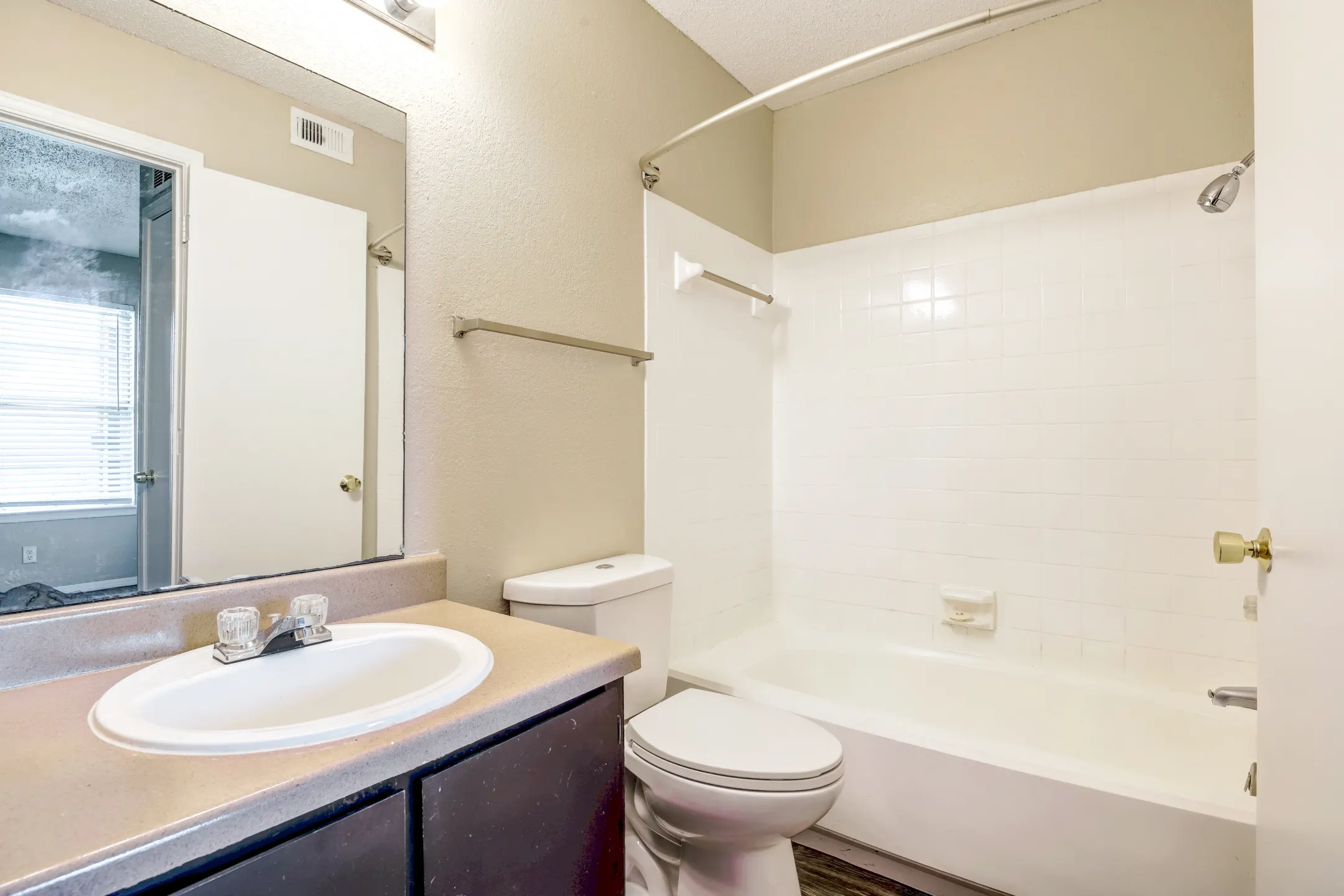 Urban Oaks 51st Apartments Tulsa, OK 74105