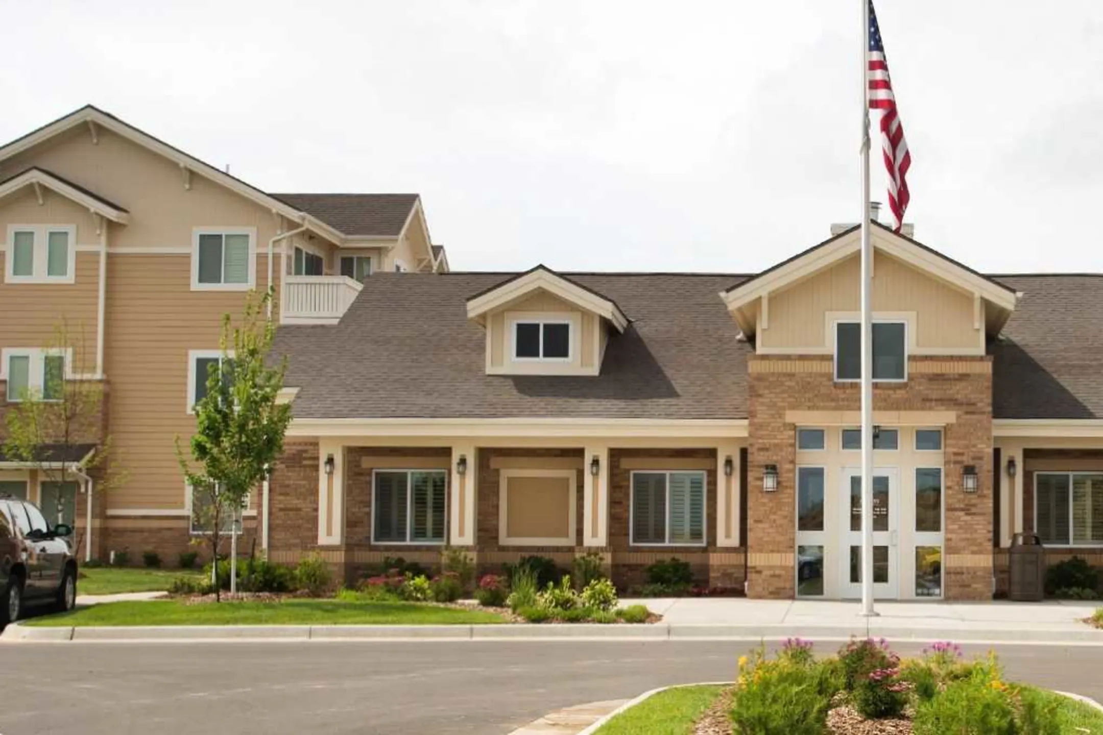 Building - SunSTONE Apartment Homes at Fox Ridge - Wichita, KS