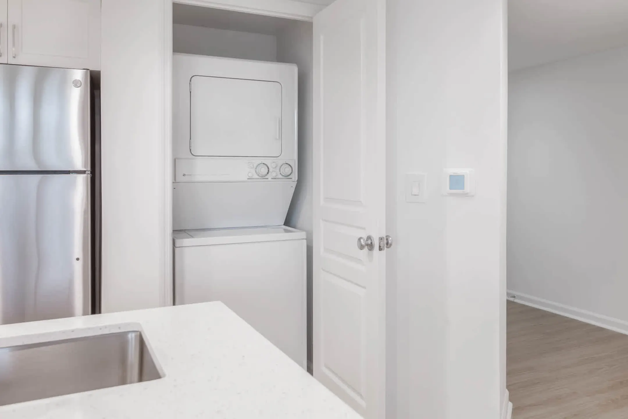 2201 Wilson Apartments Arlington, VA 22201