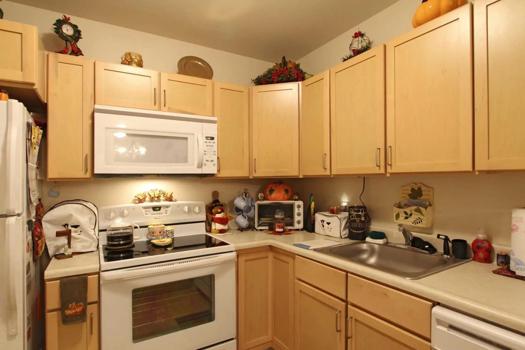 Kitchen - Harborcreek Senior Apartments - Erie, PA