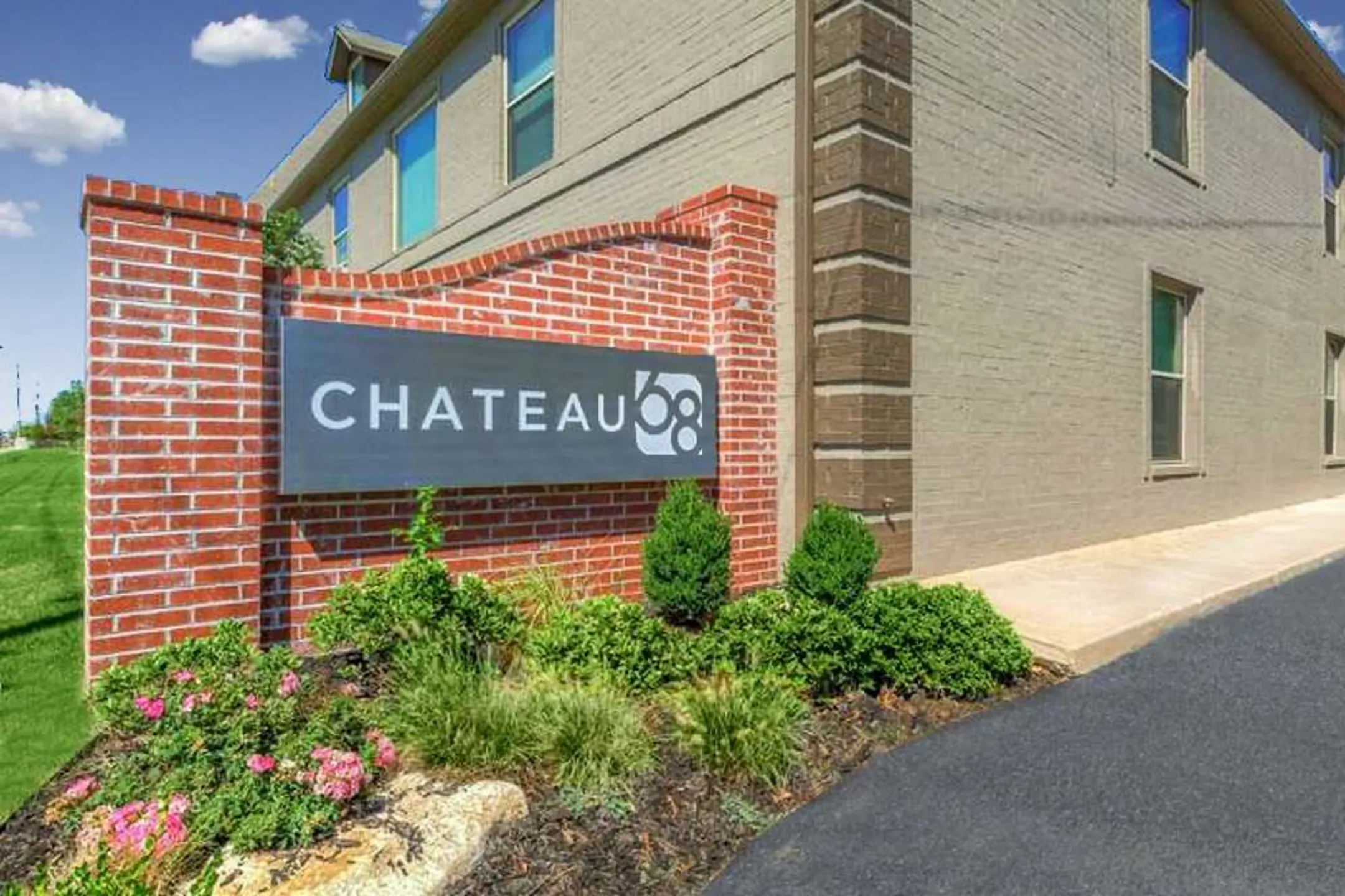 Chateau 68 Apartments