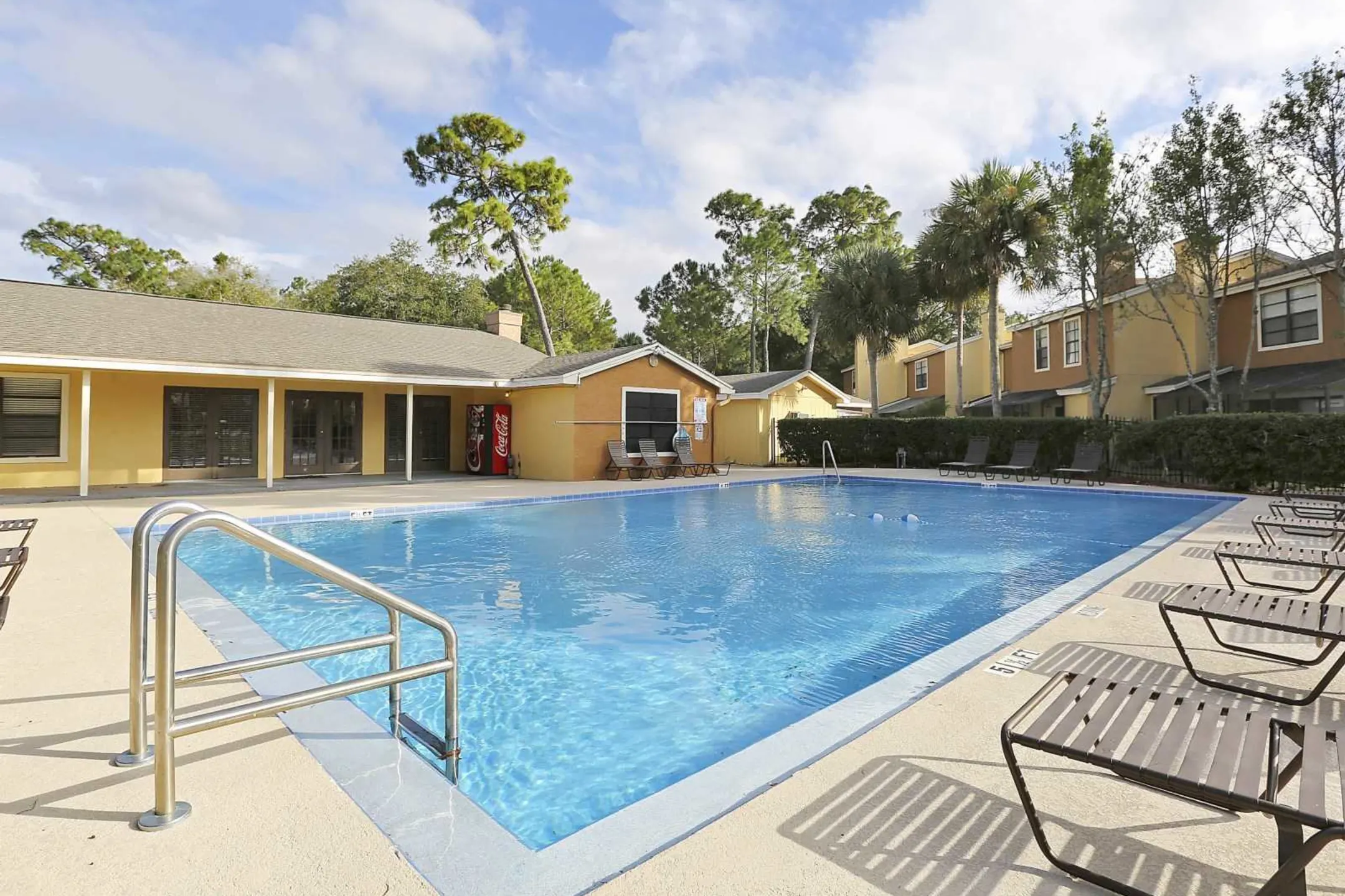 Pool - Village Townhomes At Lake Orlando - Orlando, FL