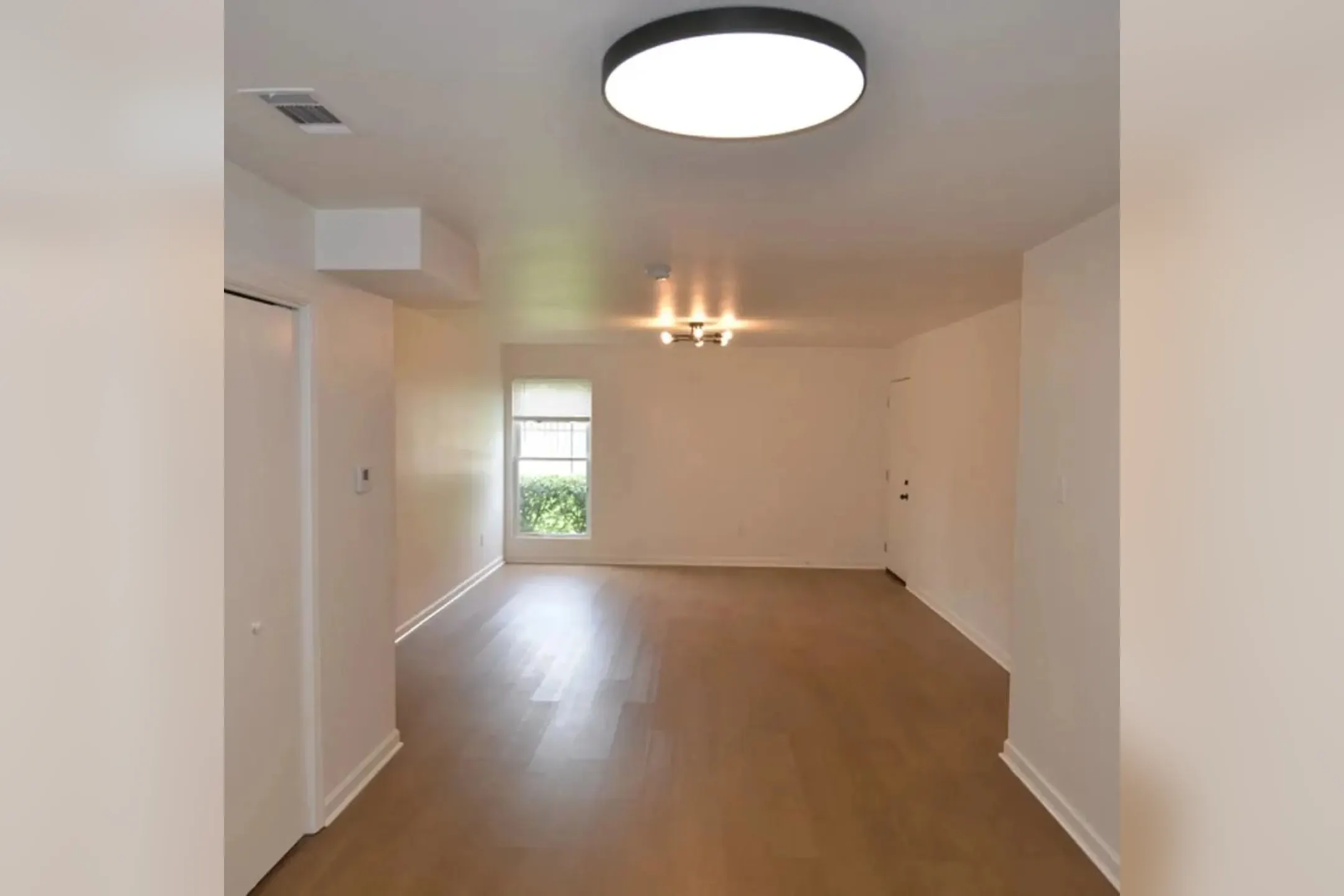 Whitney Manor Apartments Gretna, LA 70056