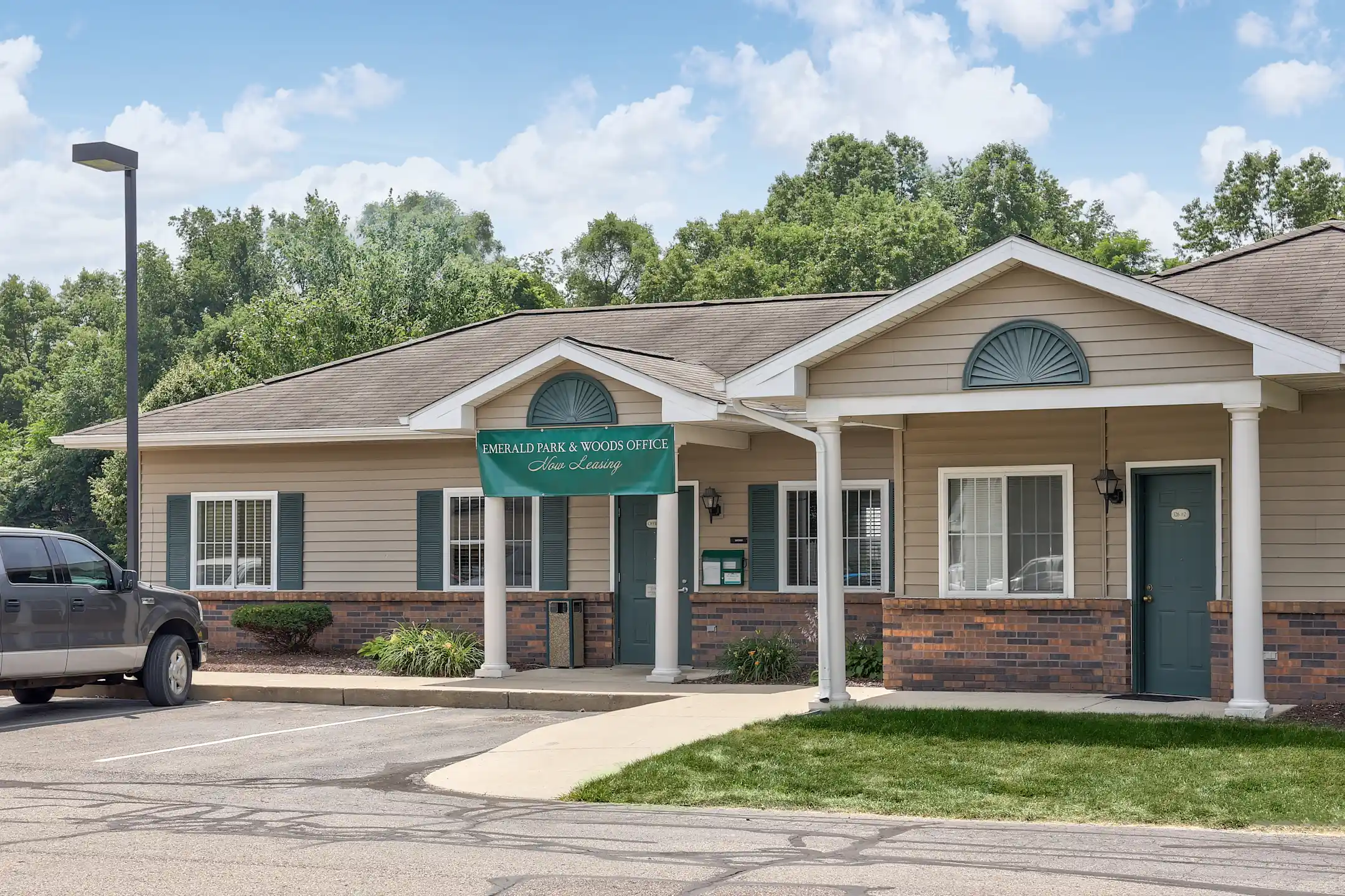 Emerald Park & Emerald Woods Apartments 326 Cross Oaks Dr Plainwell