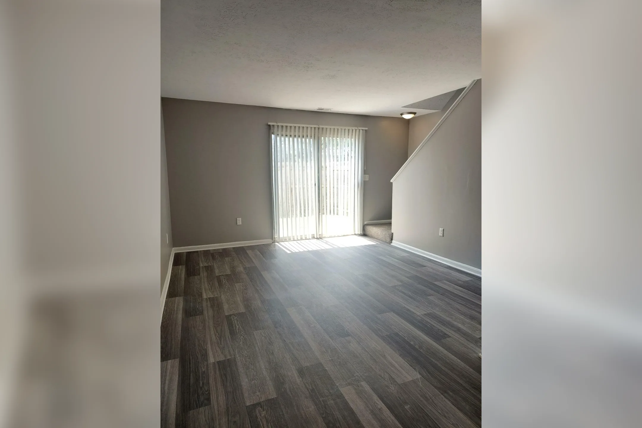 Living Room - Heatherstone Apartment Homes - Louisville, KY