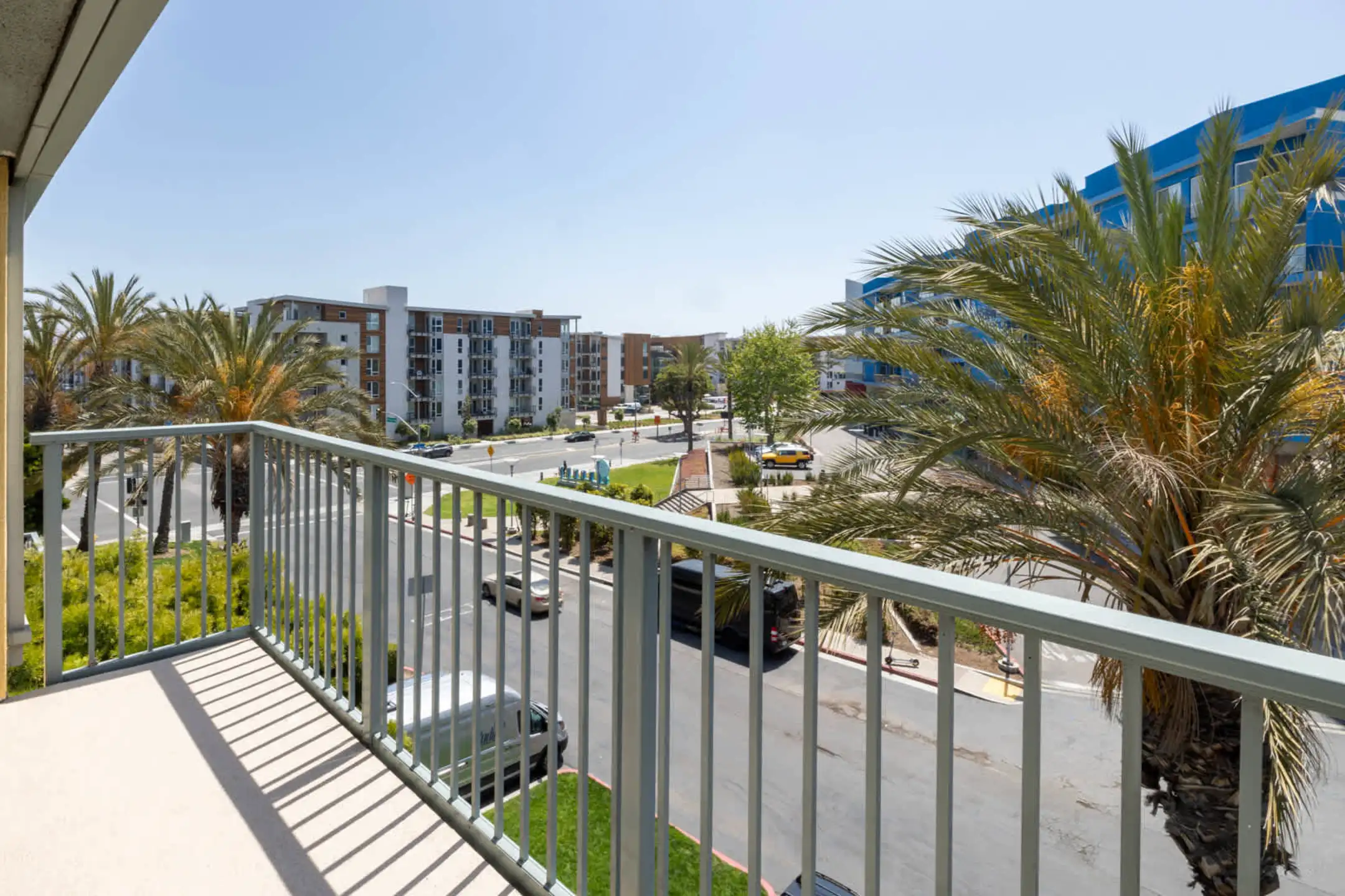 Via Marina Apartments Marina Del Rey