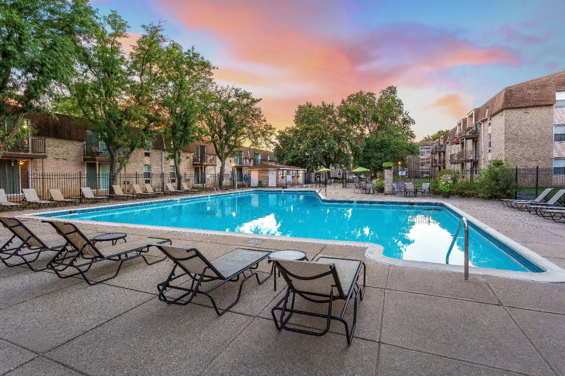Pool - 450 Green Apartments - Norristown, PA