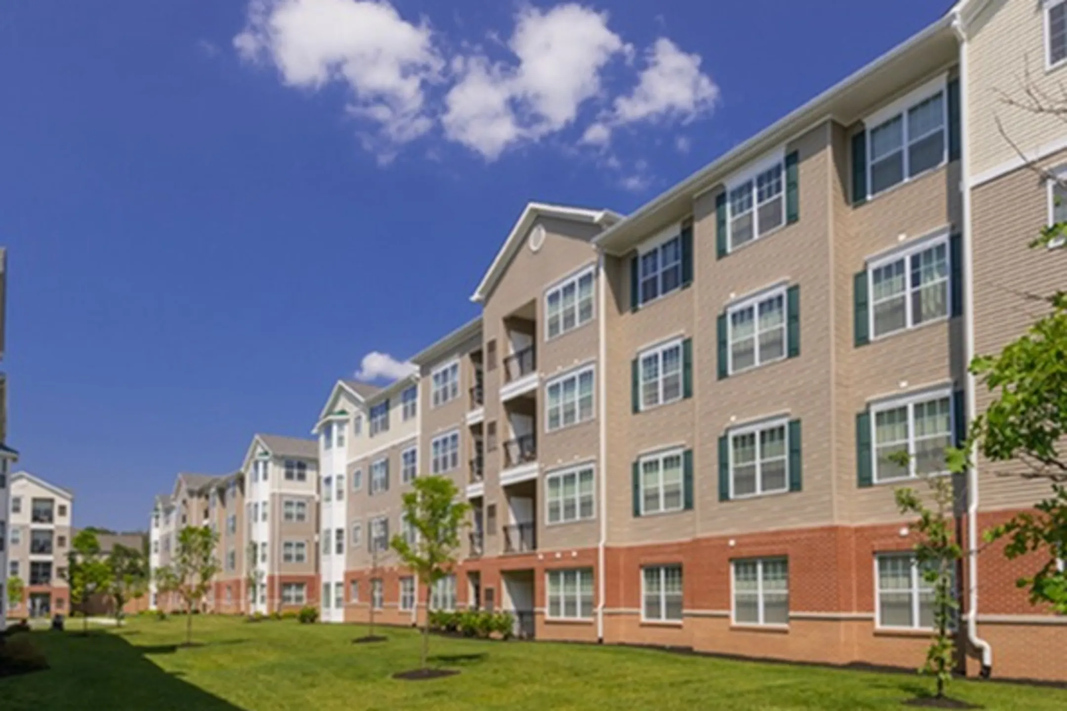 Camelot at Marlboro 98 Lukas Blvd. NJ Apartments for