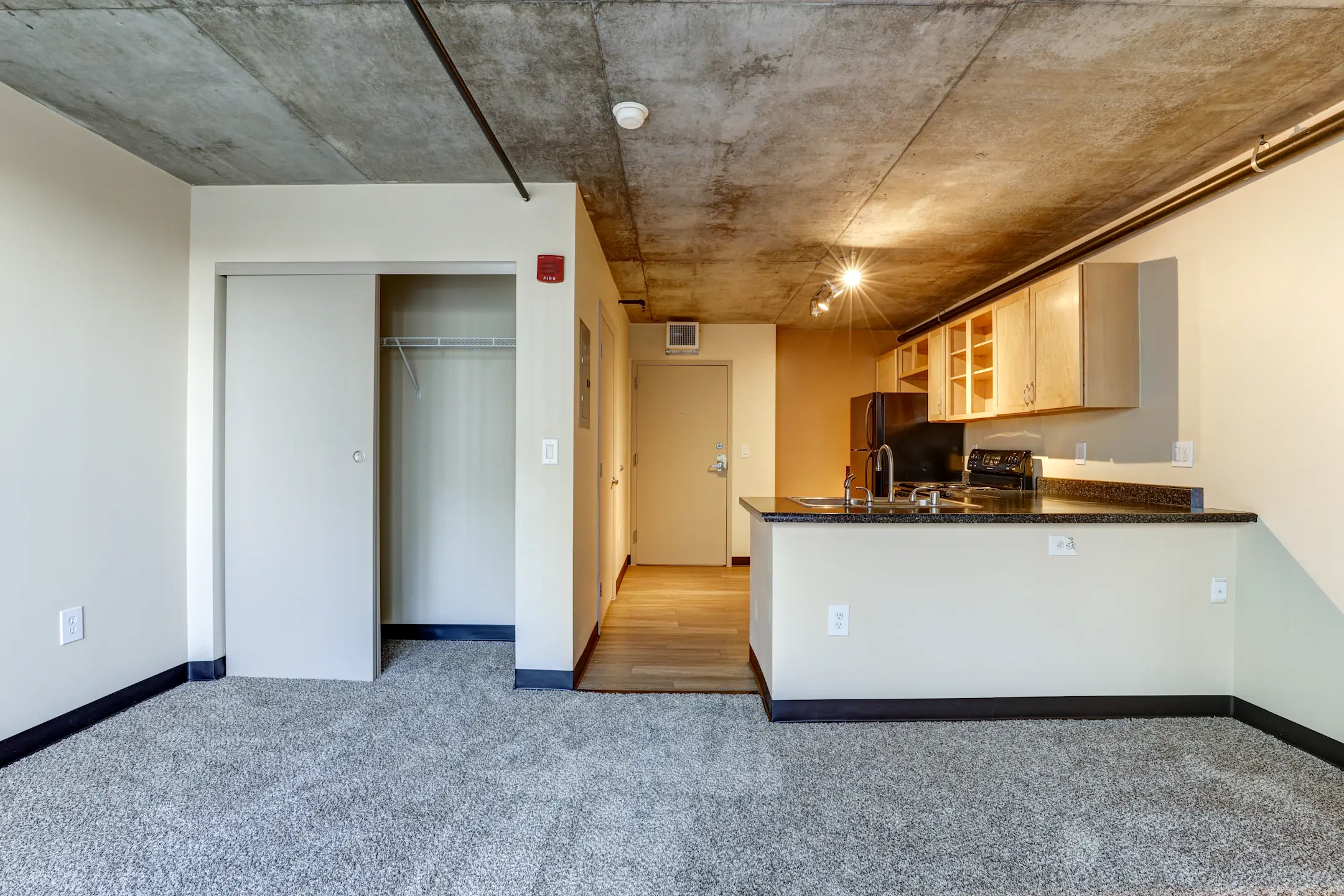 Kitchen - Broadway Plaza Lofts - Denver, CO