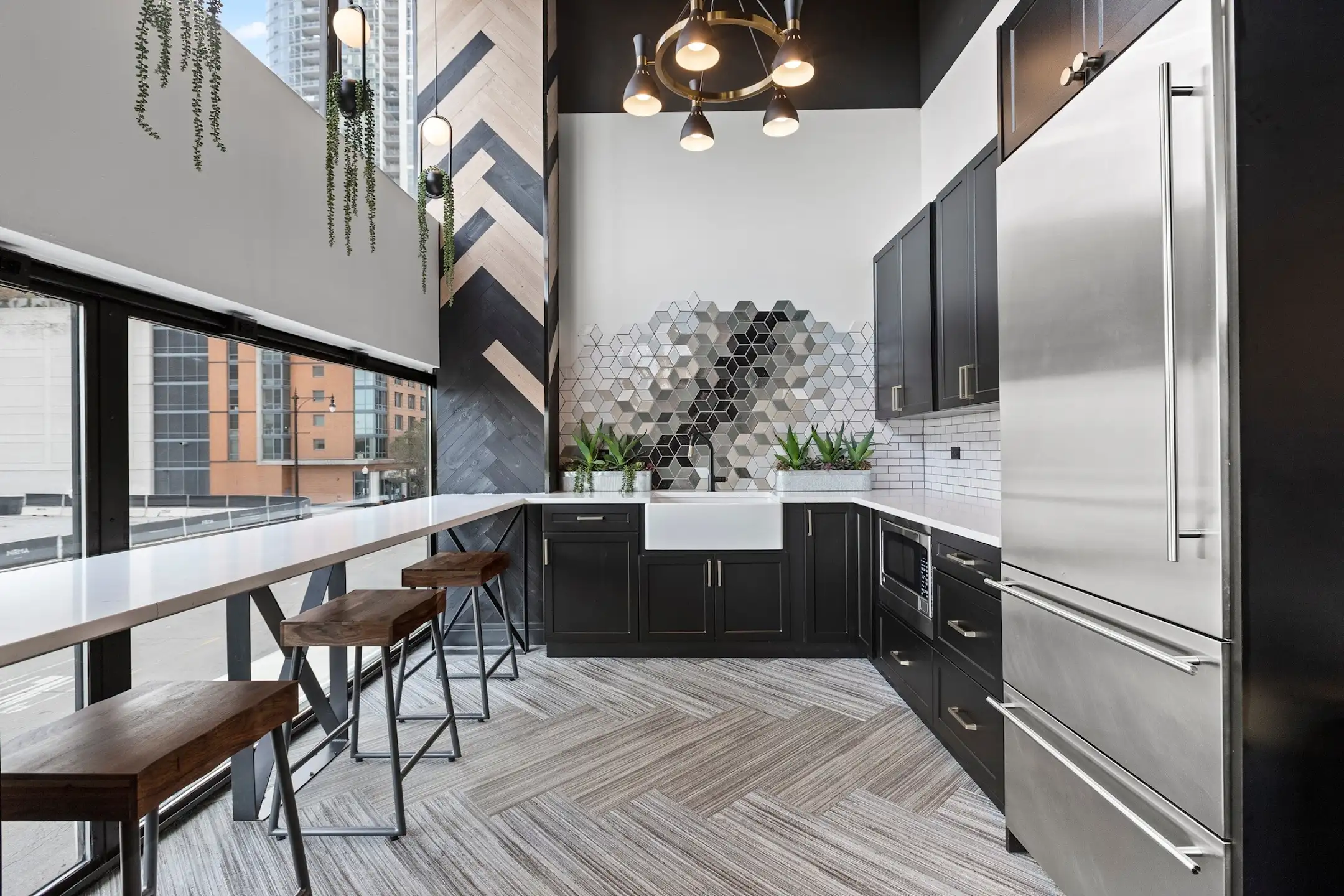 Kitchen - Park Michigan Apartments - Chicago, IL